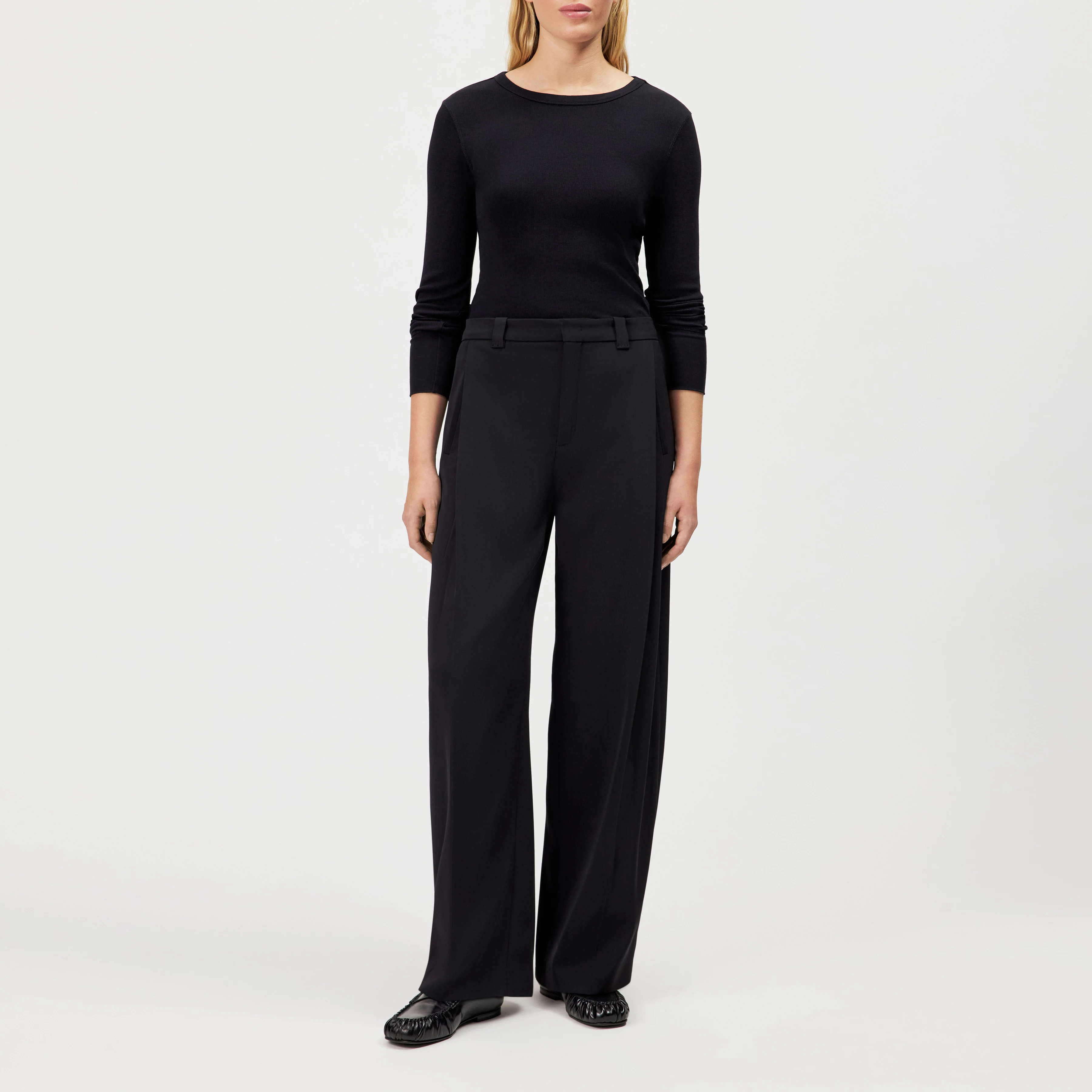 UNPACK - Trousers in techno twill - women - black - Ganzkörper-Frontansicht