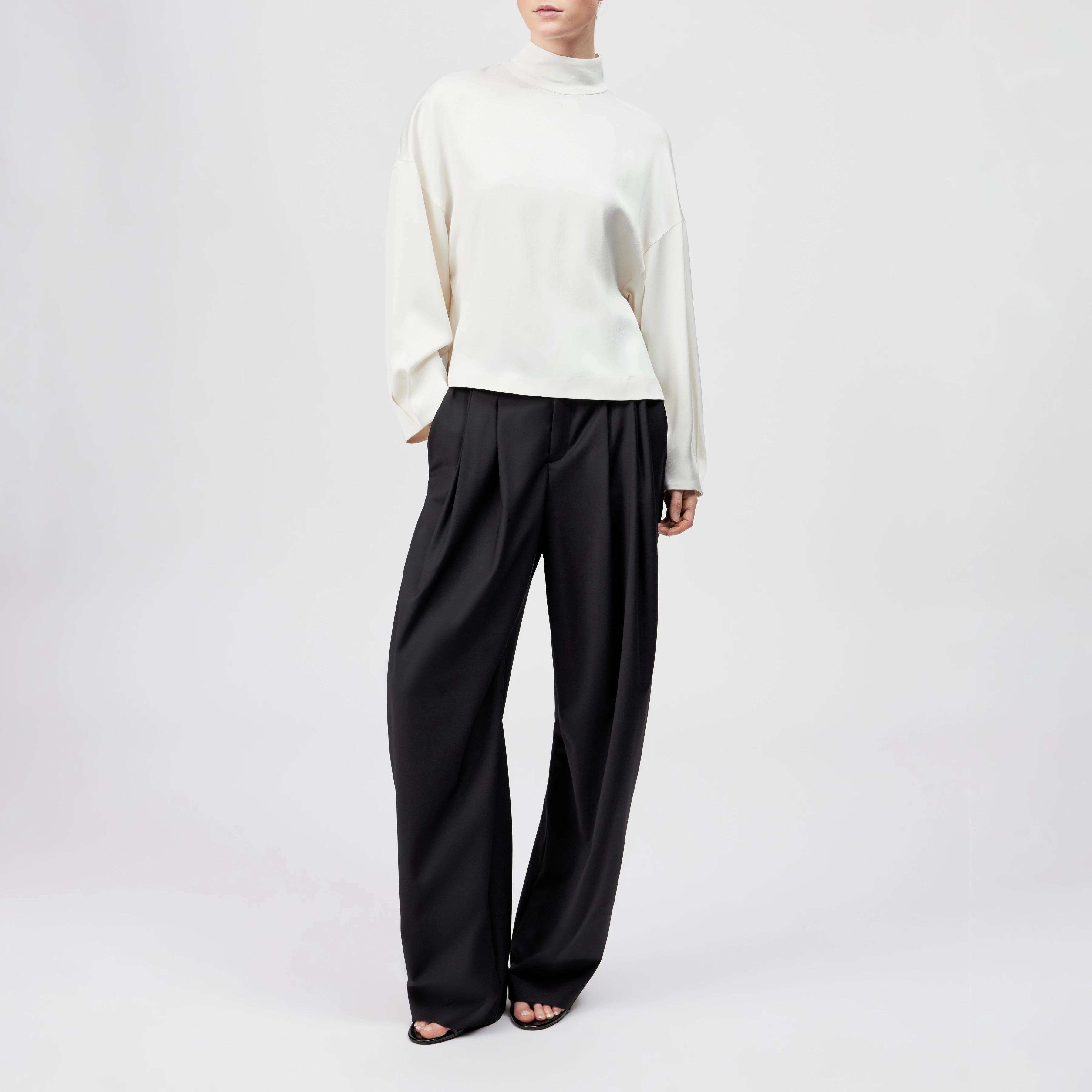ALVARA - Satin blouse with stand-up collar - women - off white - Ganzkörper-Frontansicht
