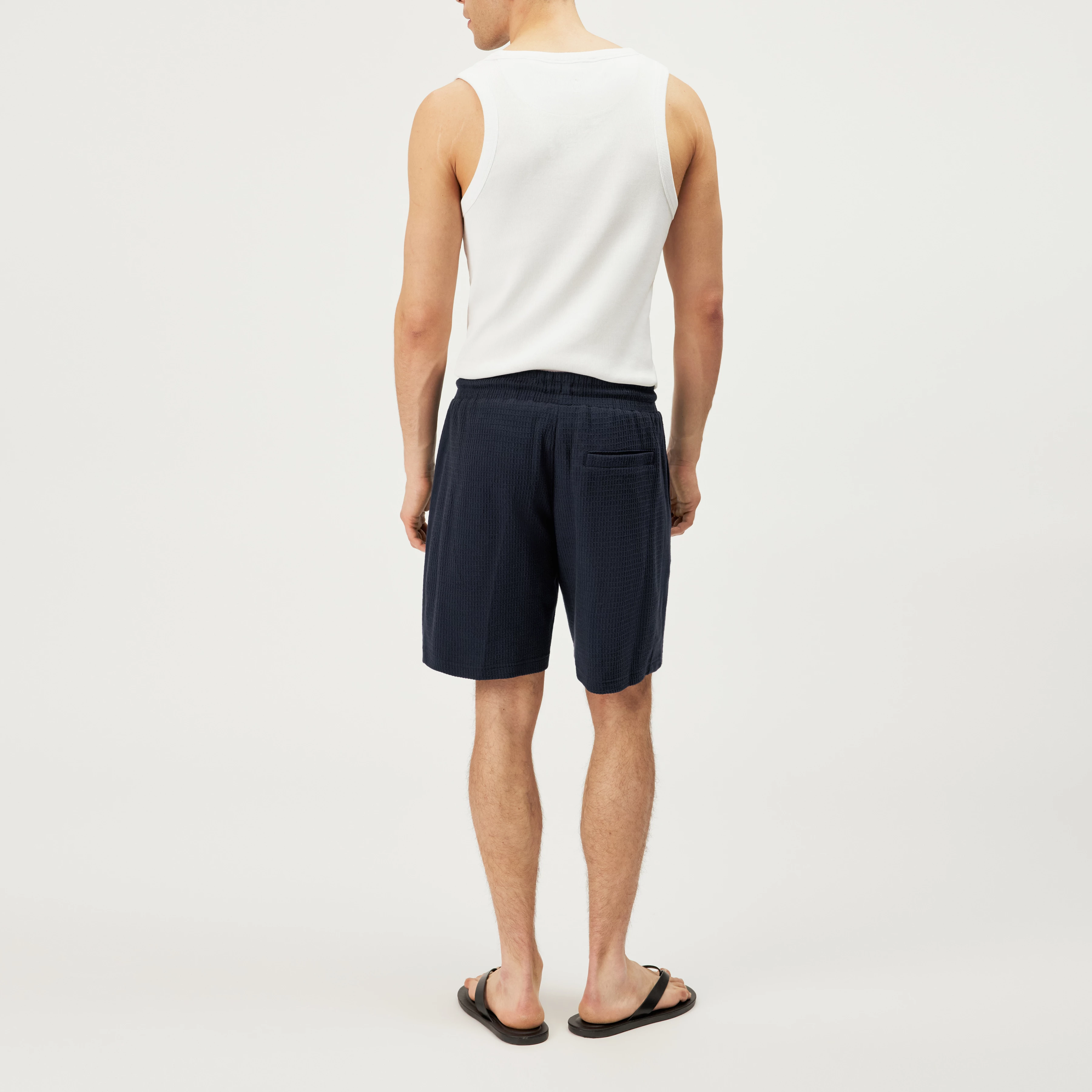 BRIKKO - Casual shorts i ren bomuld - men - blå - Rückansicht