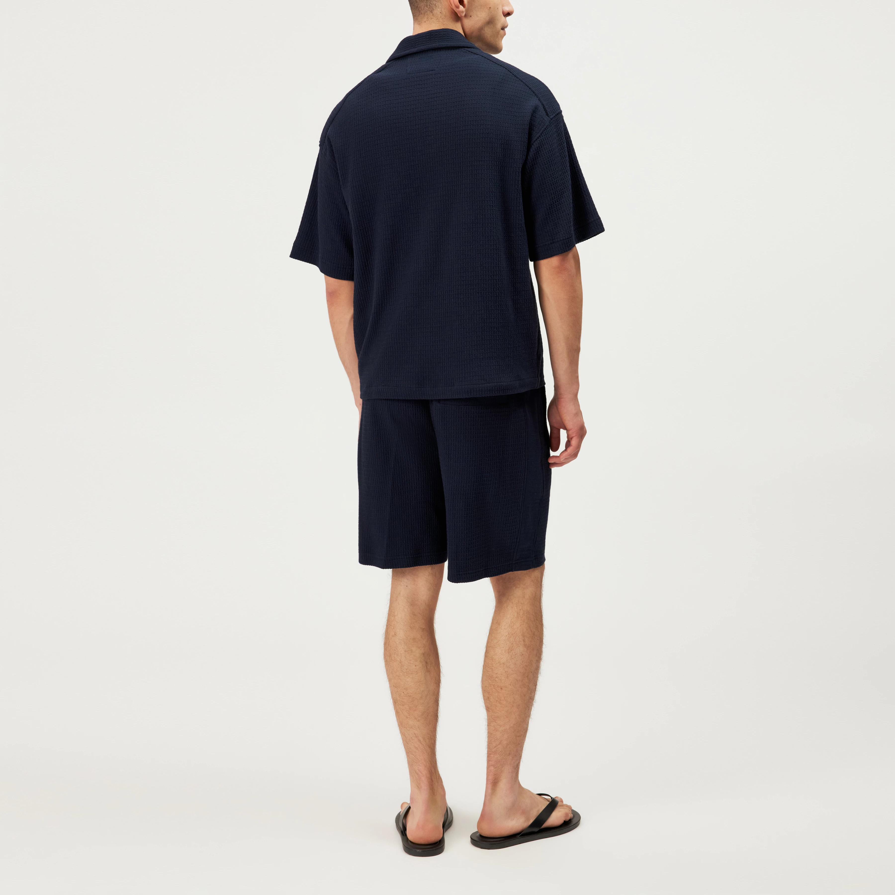 BASIIL - Relaxed Fit short-sleeve shirt in Dry Touch cotton - men - blue - Rückansicht