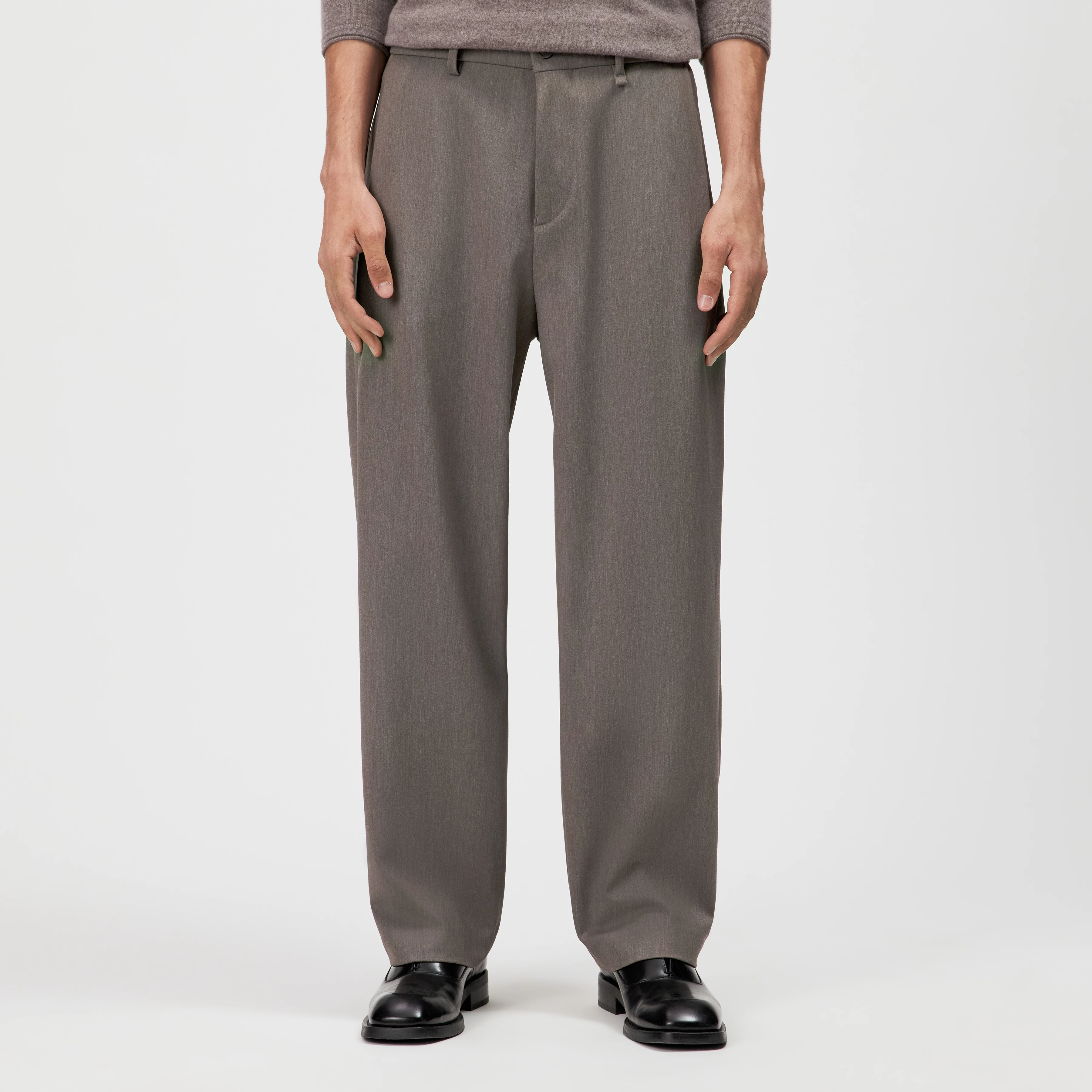 WYACO - Classic relaxed fit trousers in glossy satin - men - brown - Frontansicht