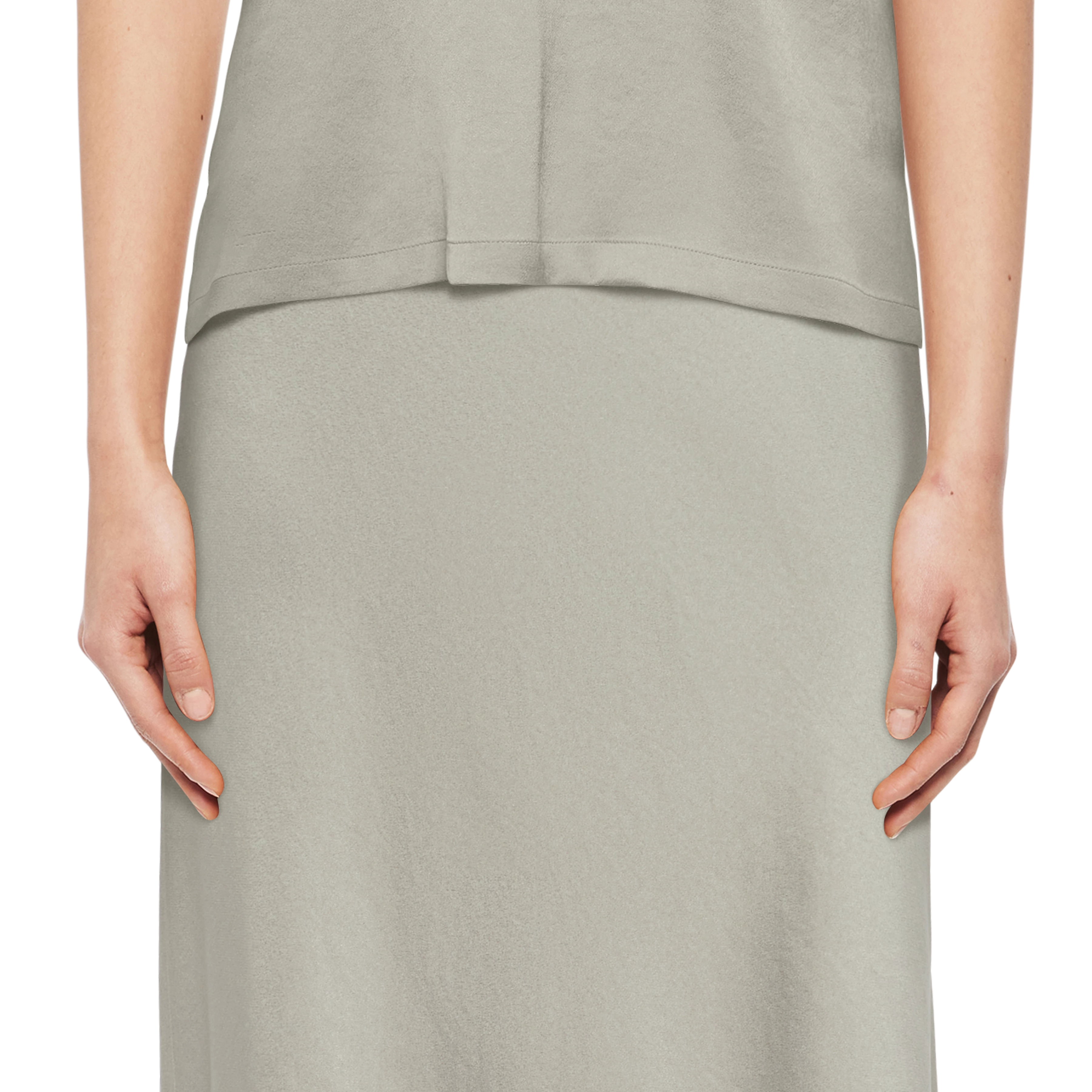 NEVIDA - Slip skirt in maxi length in satin - women - beige - Detailansicht am Model