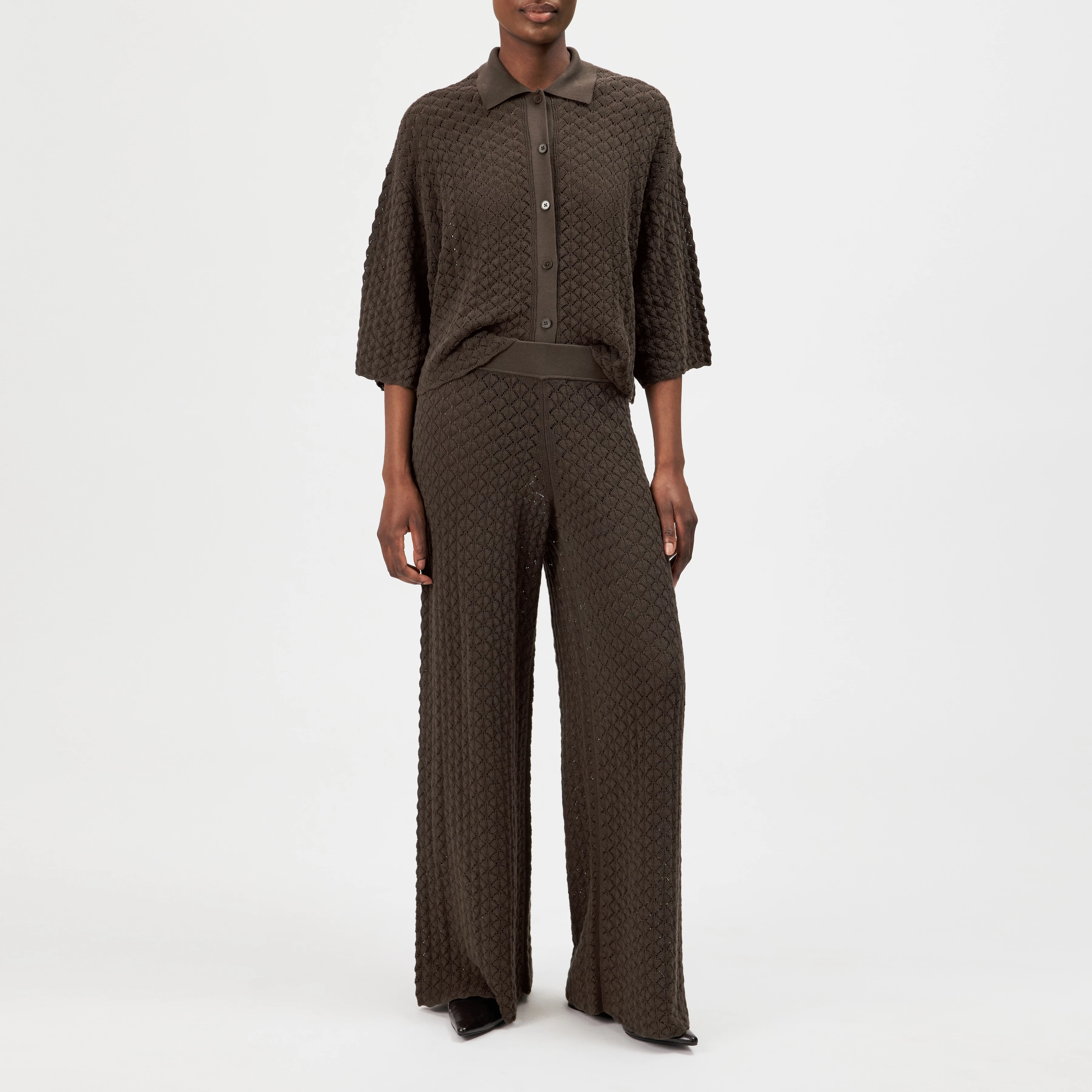 TINKO - Pantalon Marlene en maille structurée coton - women - marron - Ganzkörper-Frontansicht