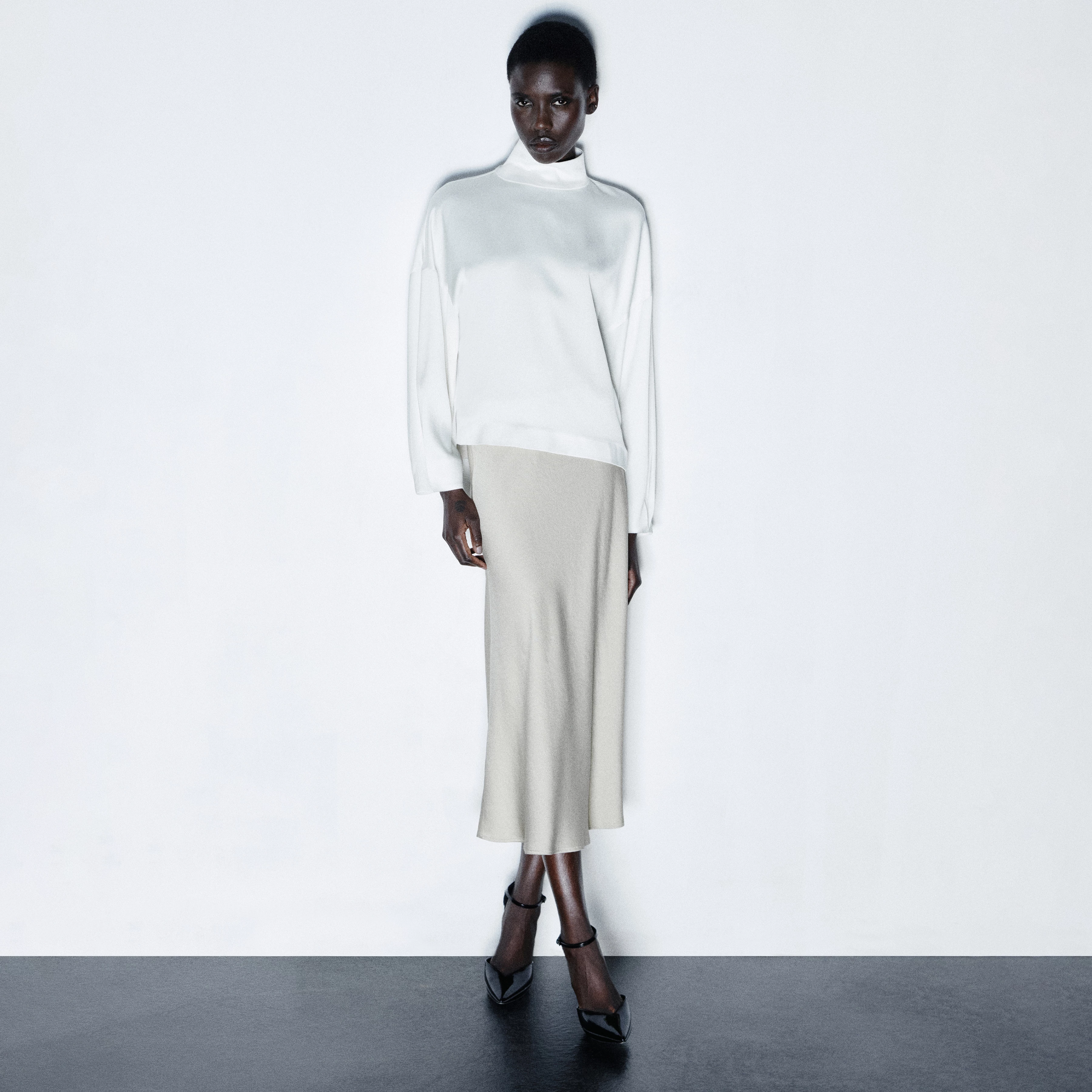 URA - Mid-length slip skirt in satin - women - beige