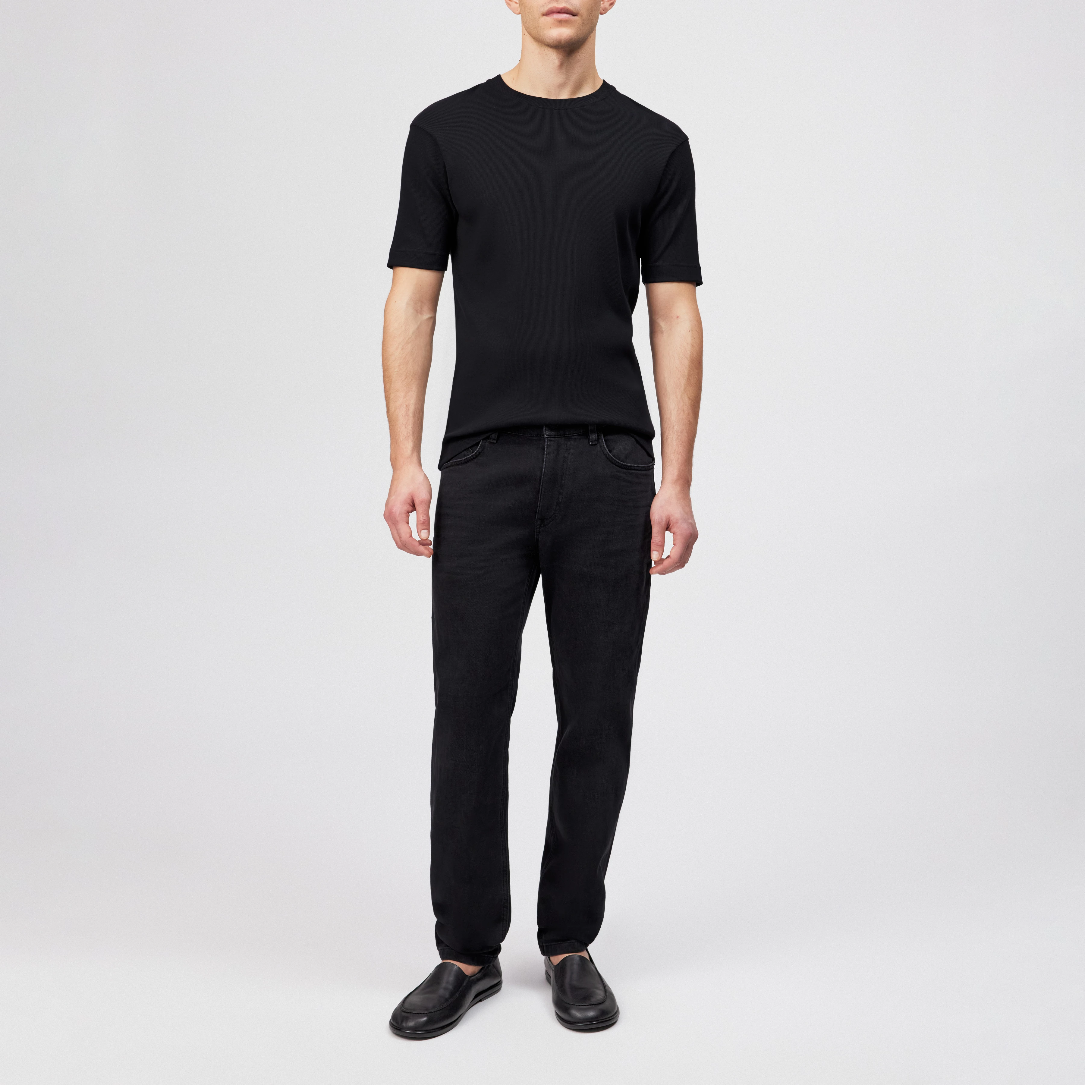 HIGHT_2 - Relaxed fit jeans in dark denim wash - men - grey - Ganzkörper-Frontansicht