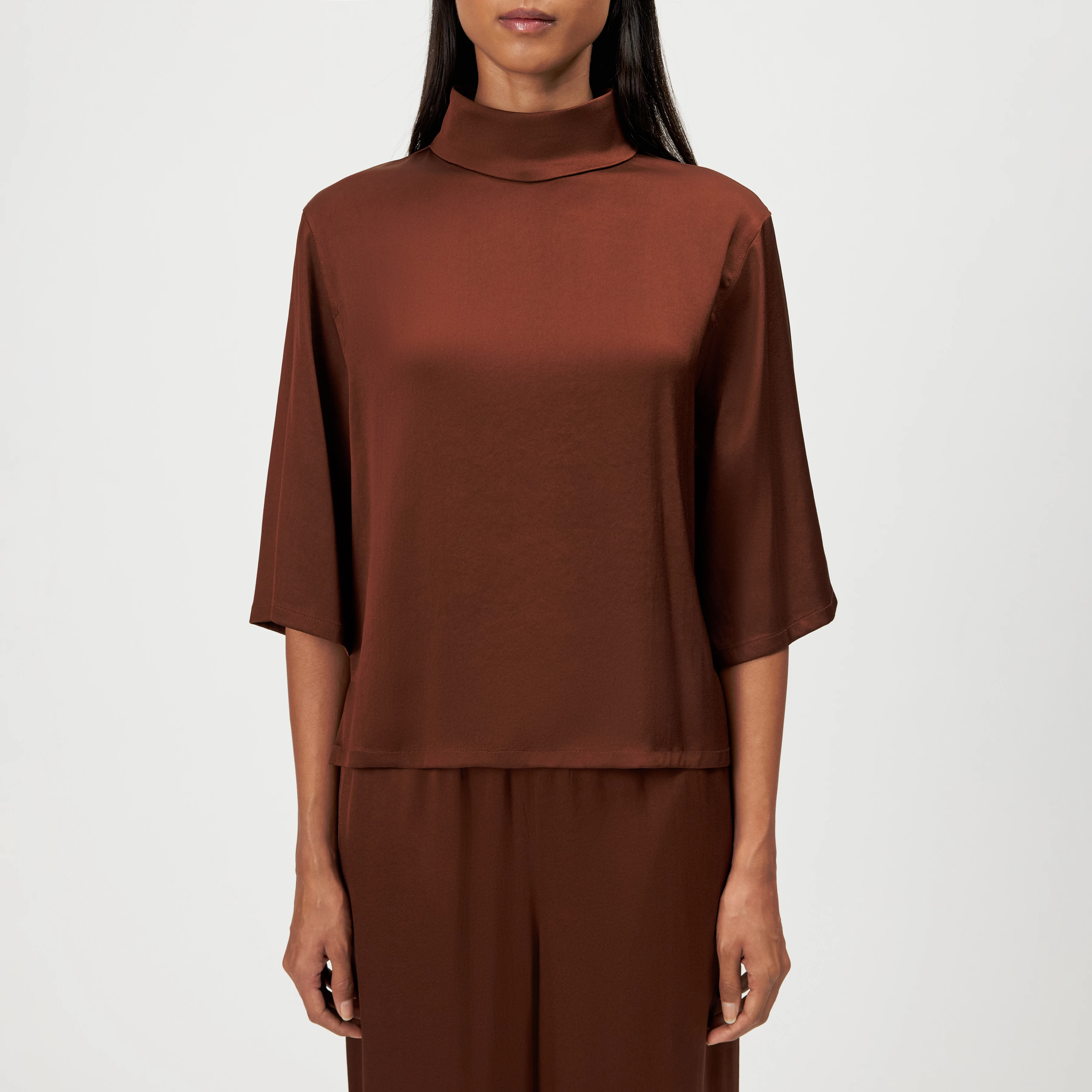 ALETIA - Blouse col montant en satin - women - marron - Frontansicht