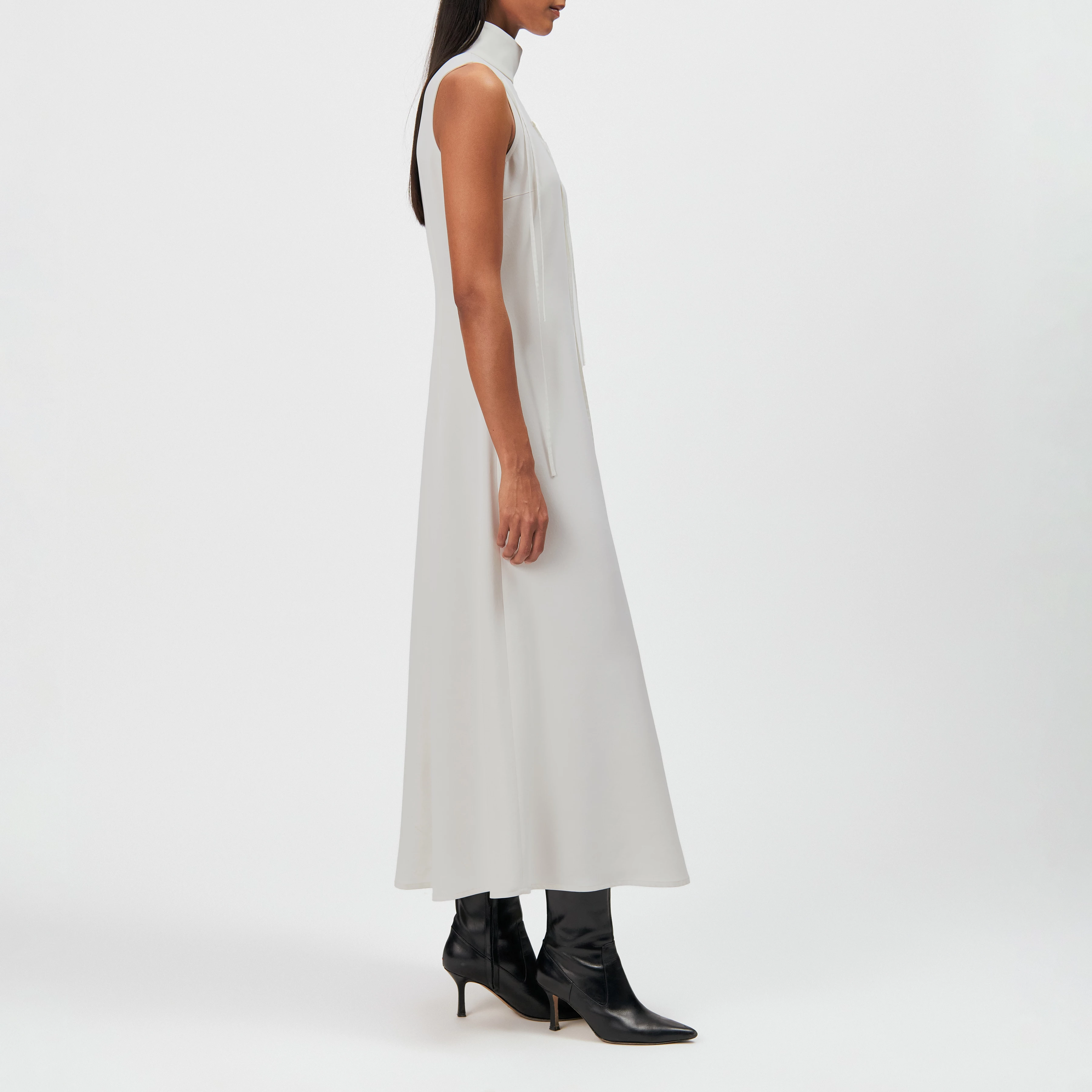 CAISIA_1 - Satin sleeveless maxi dress - women - off white - Seitenansicht