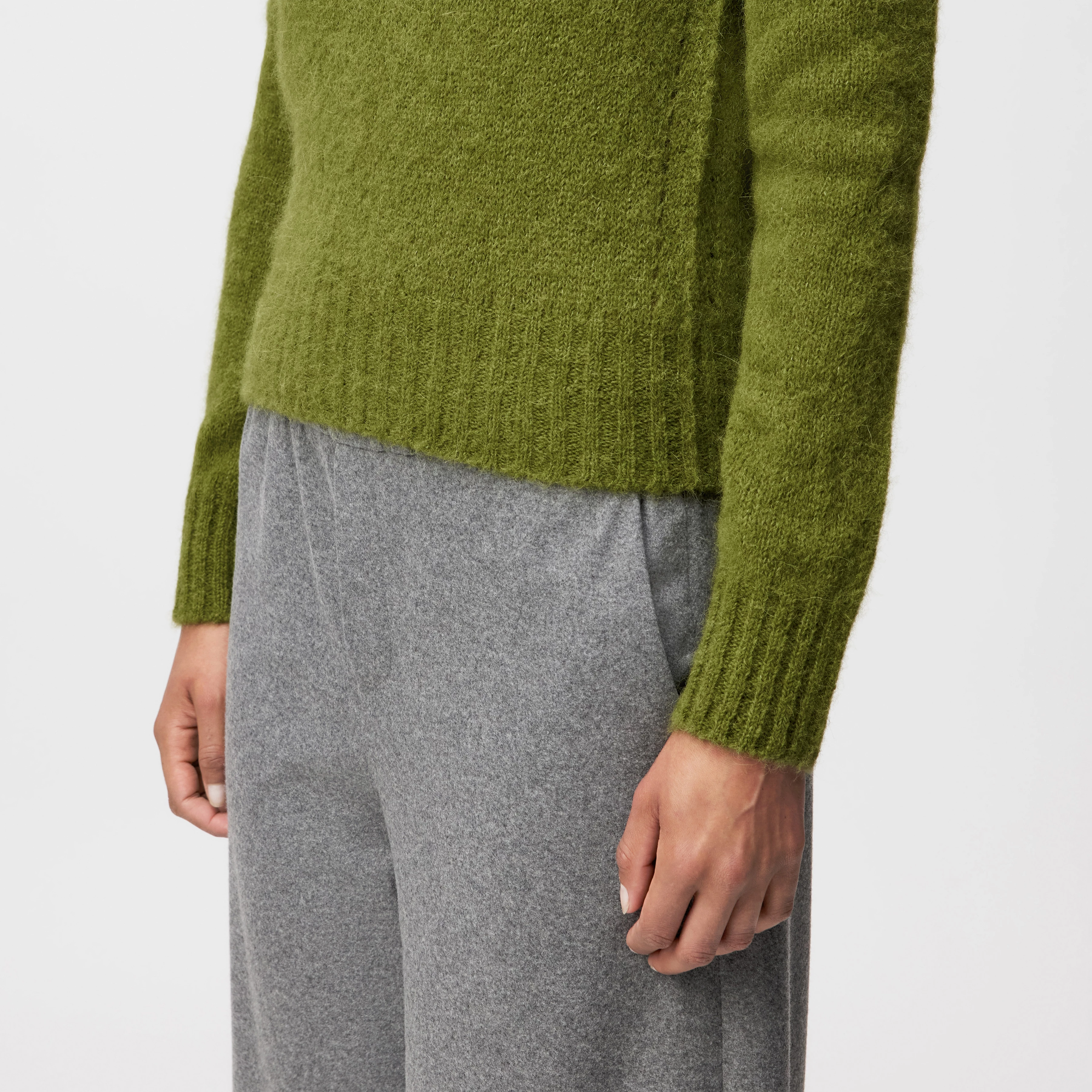 FIDA - Sweater in luxurious alpaca blend - women - green - Detailansicht am Model