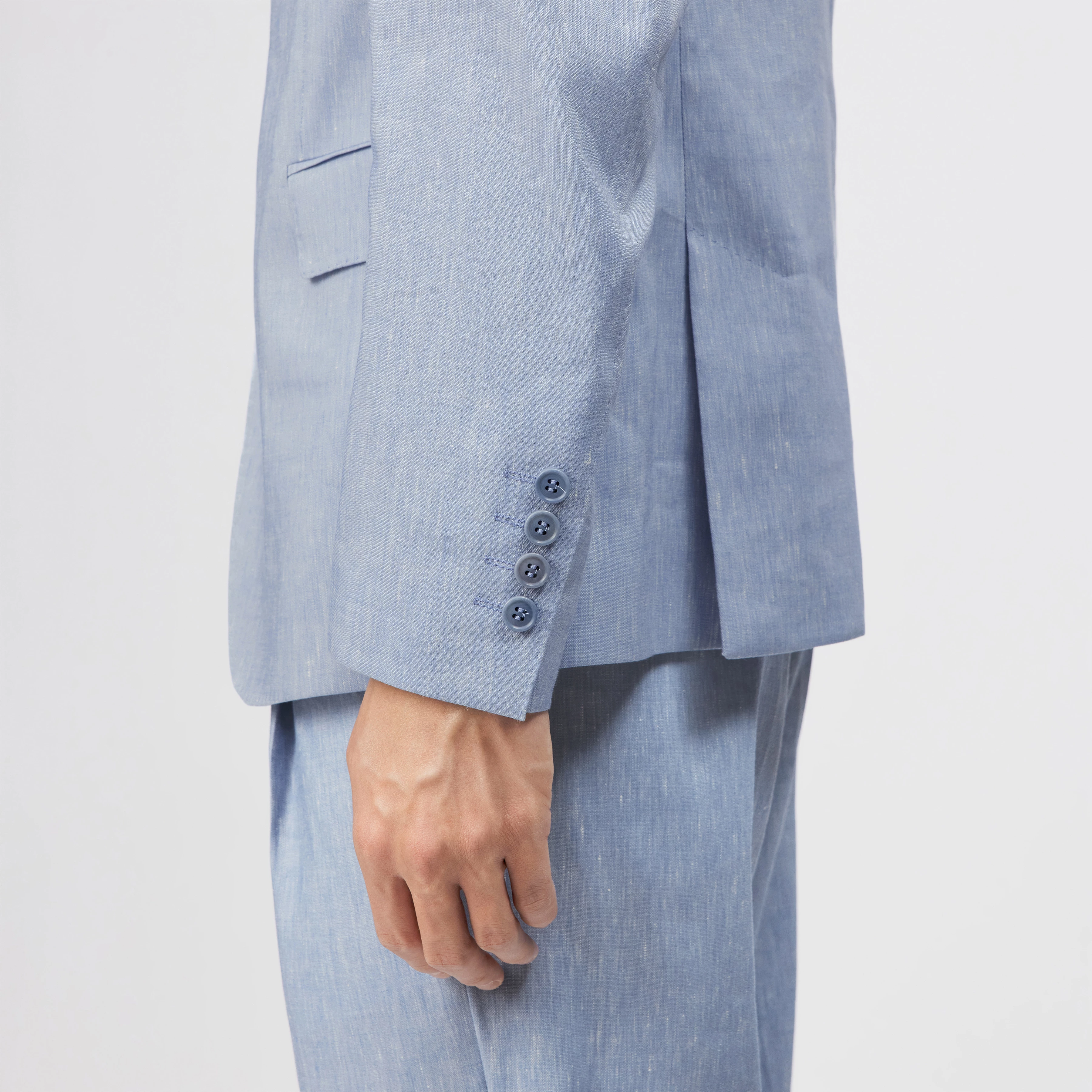 YAMES - Single-breasted jacket in linen blend - men - blue - Detailansicht am Model