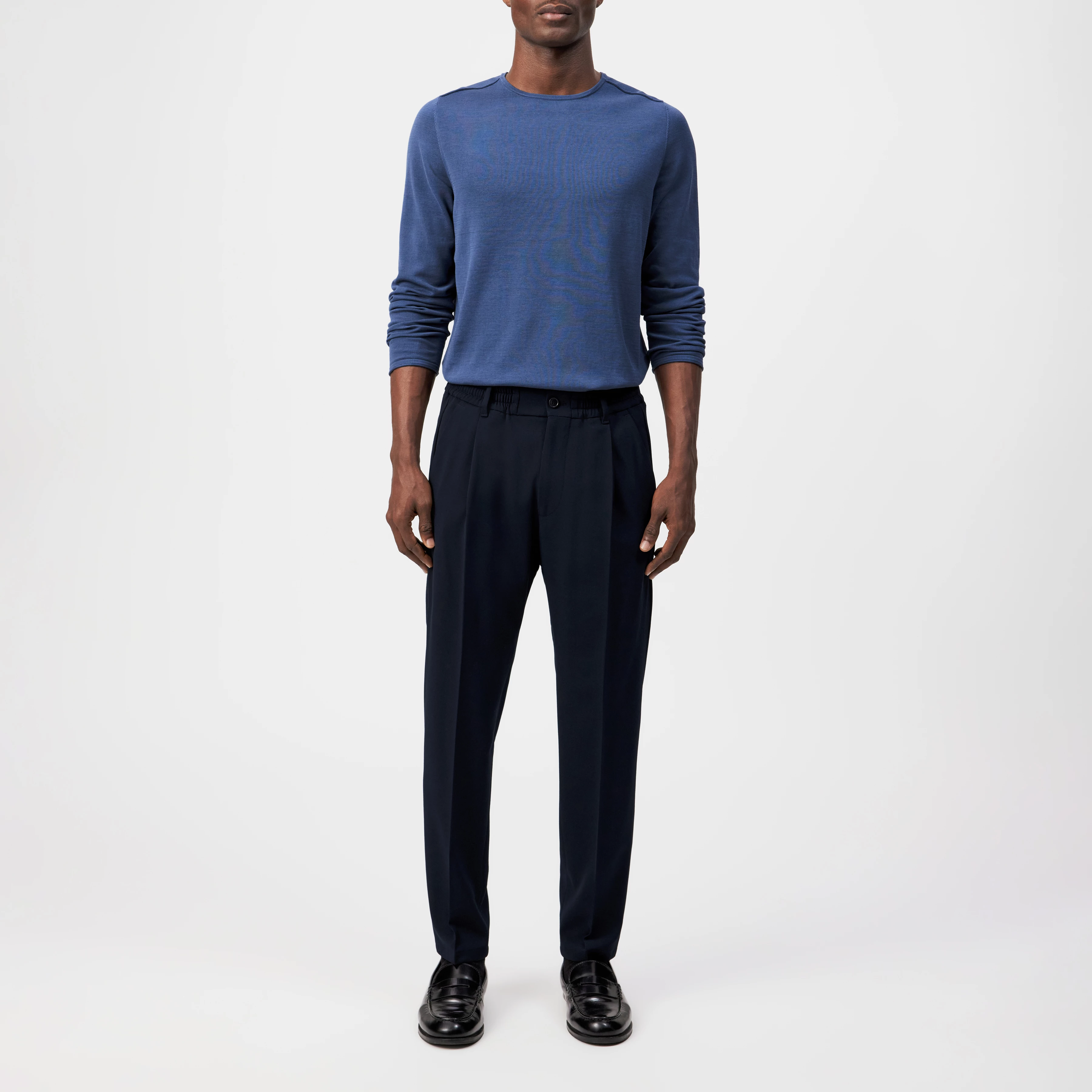 CHASY - Casual trousers with pleats in gabardine - men - blue - Ganzkörper-Frontansicht