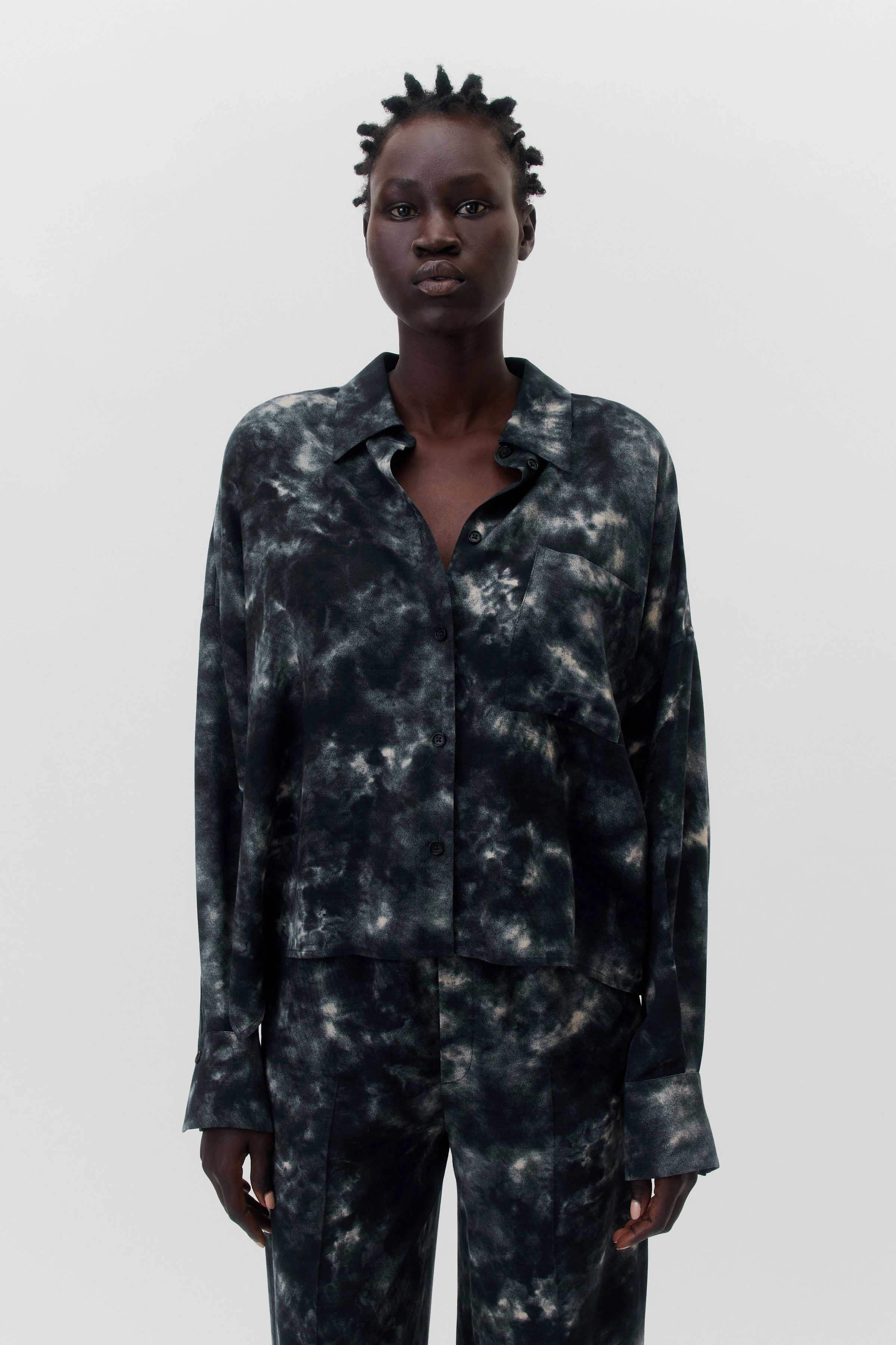 NAMIDA - Hemdbluse mit Batikprint - Damen - beige - Frontansicht