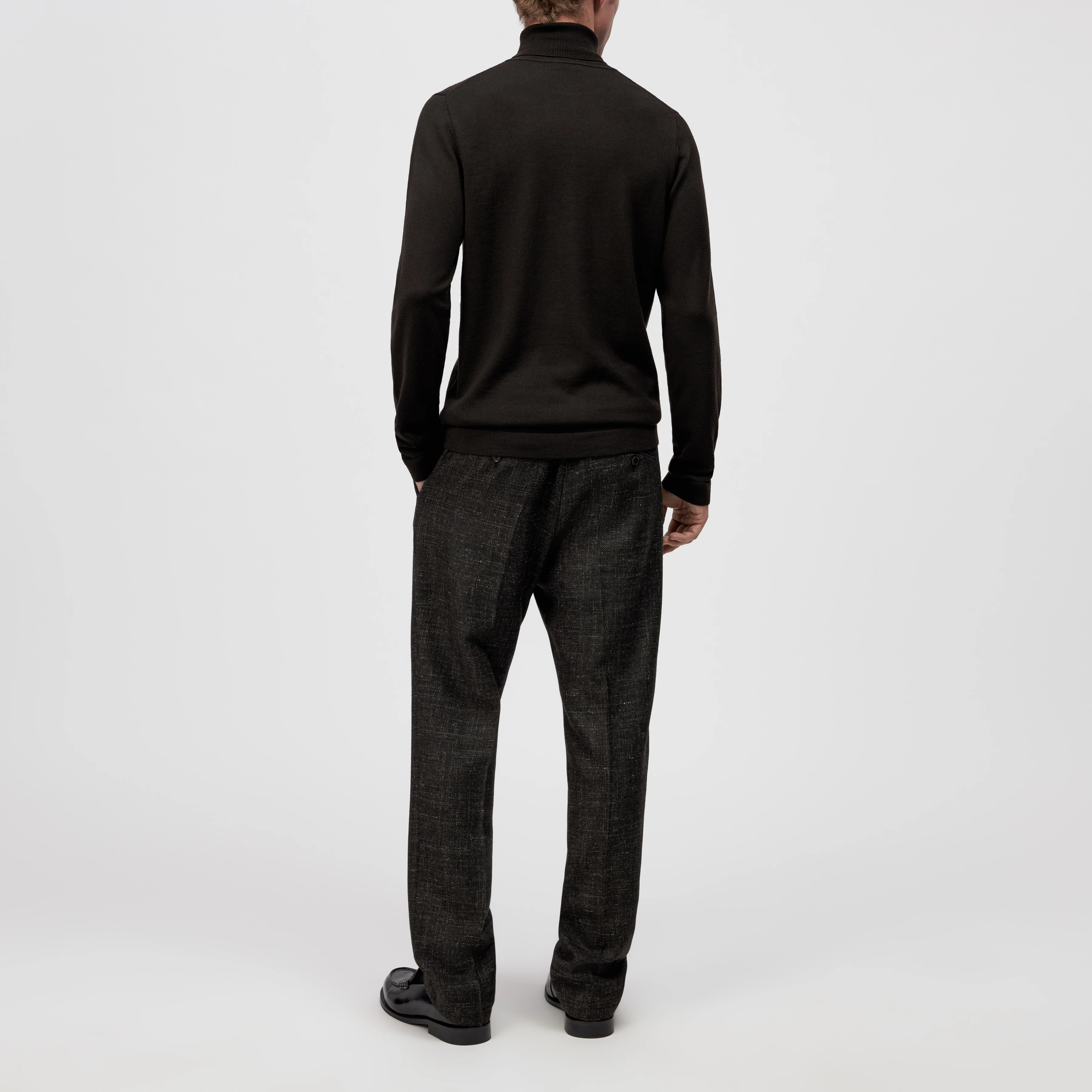 JOEY - Turtleneck jumper in 100% merino wool - men - brown - Rückansicht