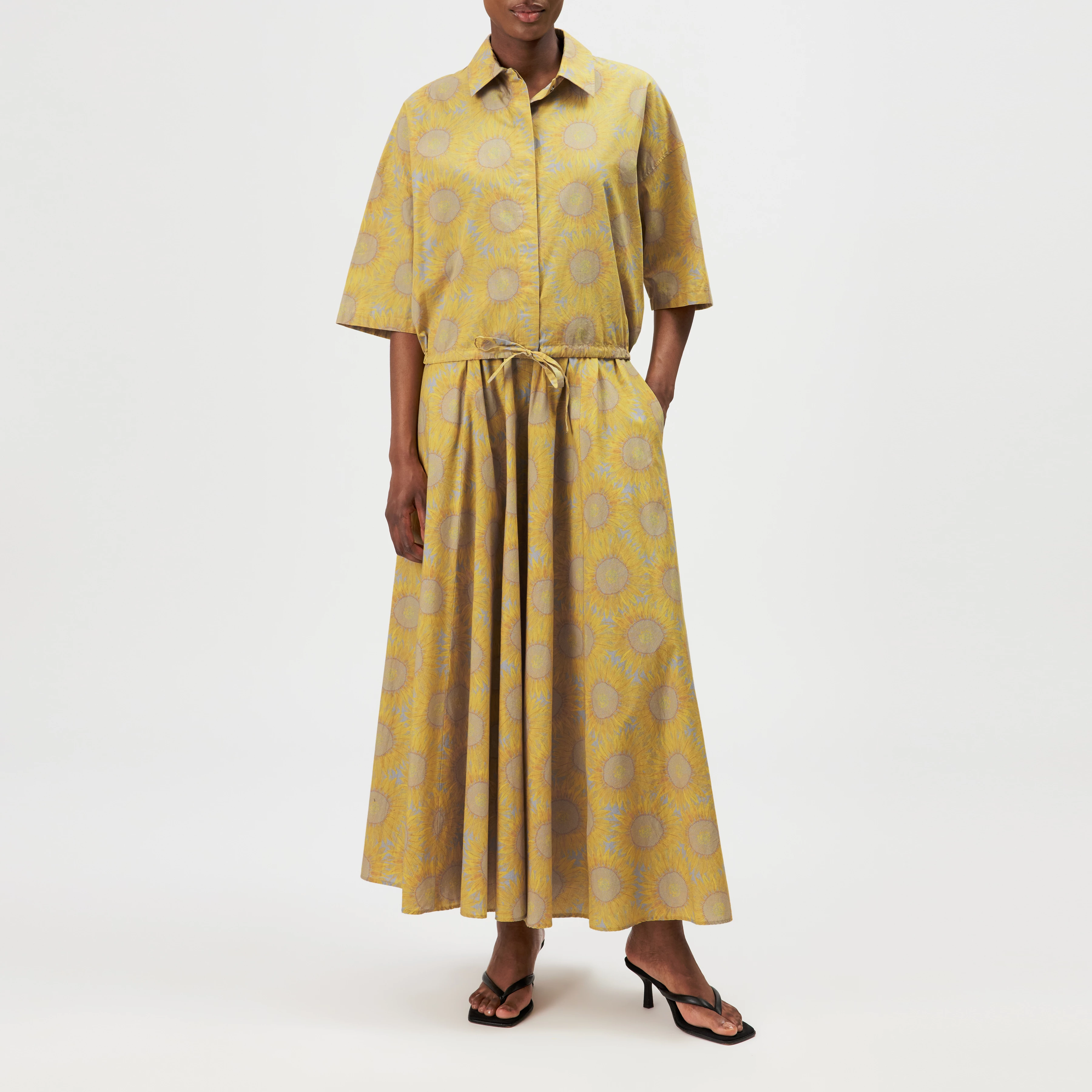 LAINAY - Cropped shirt blouse with sunflower print - women - yellow - Ganzkörper-Frontansicht