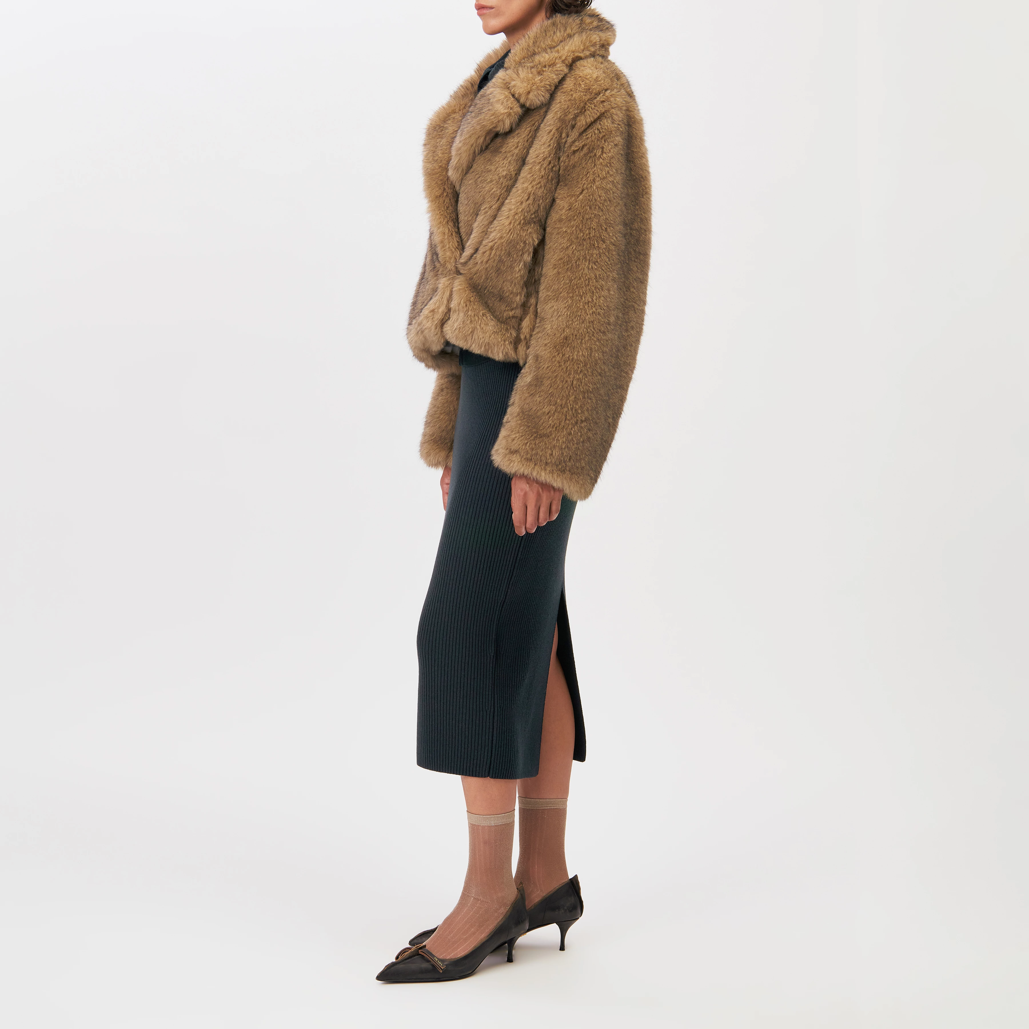 ADWELL - Short relaxed fit faux fur jacket - women - brown - Seitenansicht