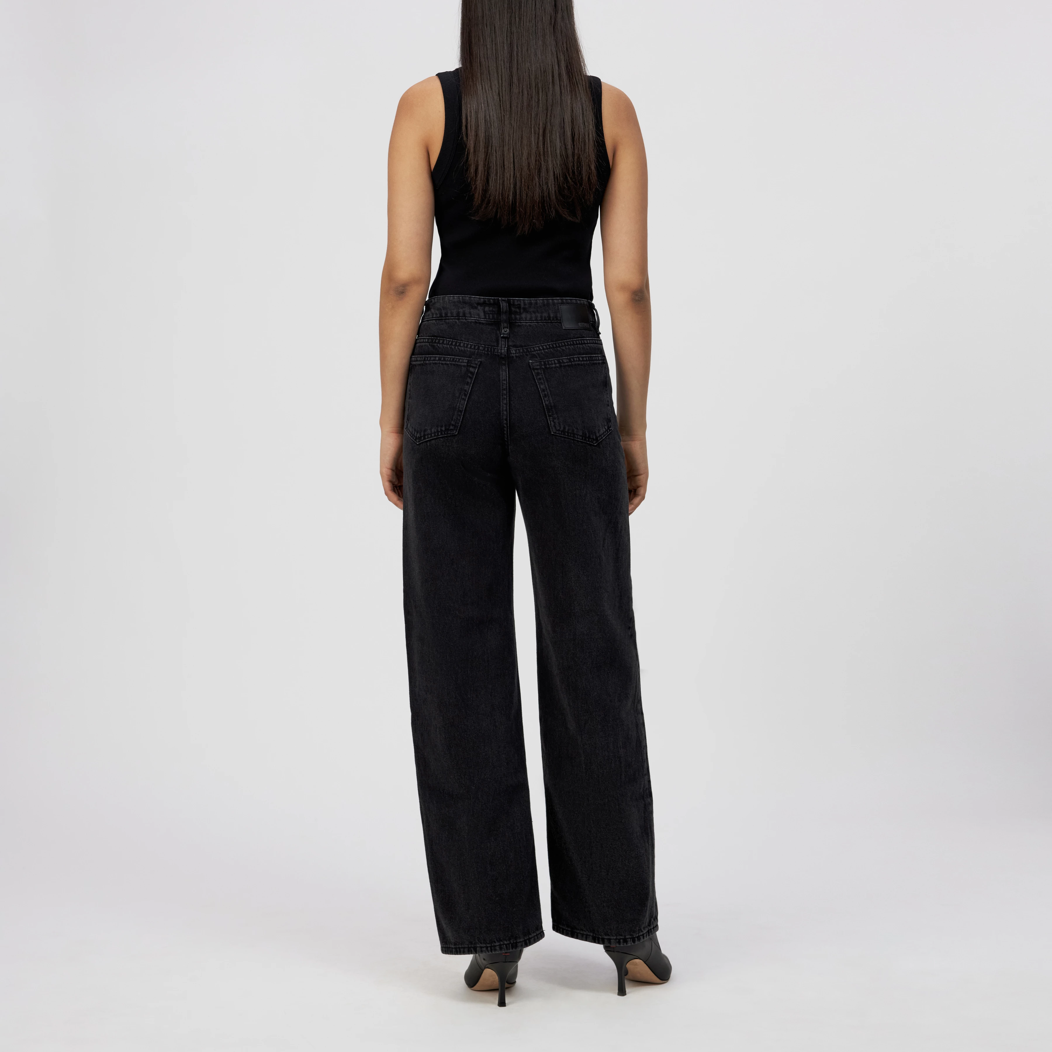MEDLEY - Mid-Waist Jeans in Black Denim - Damen - schwarz - Rückansicht