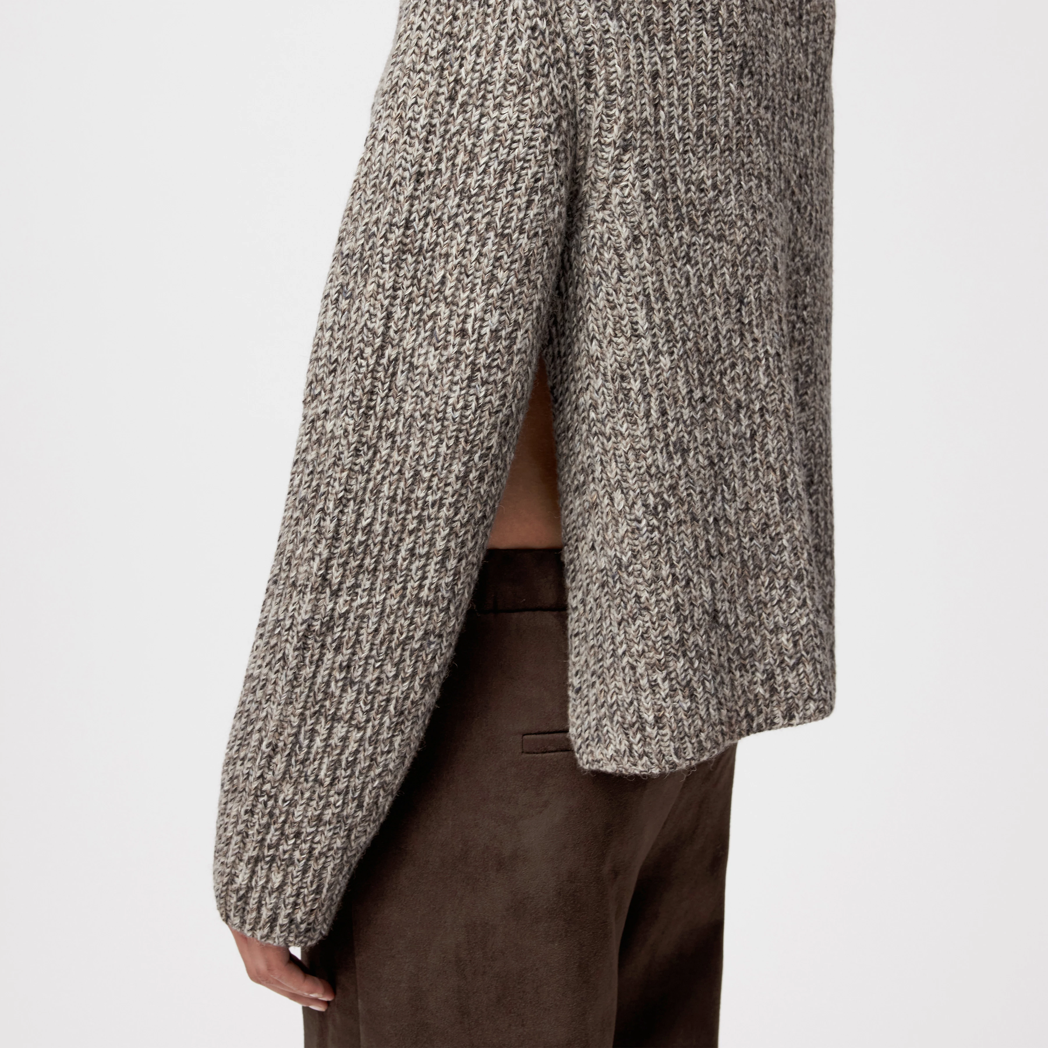 VARISA - Turtleneck jumper in wool-cotton blend - women - brown - Detailansicht am Model