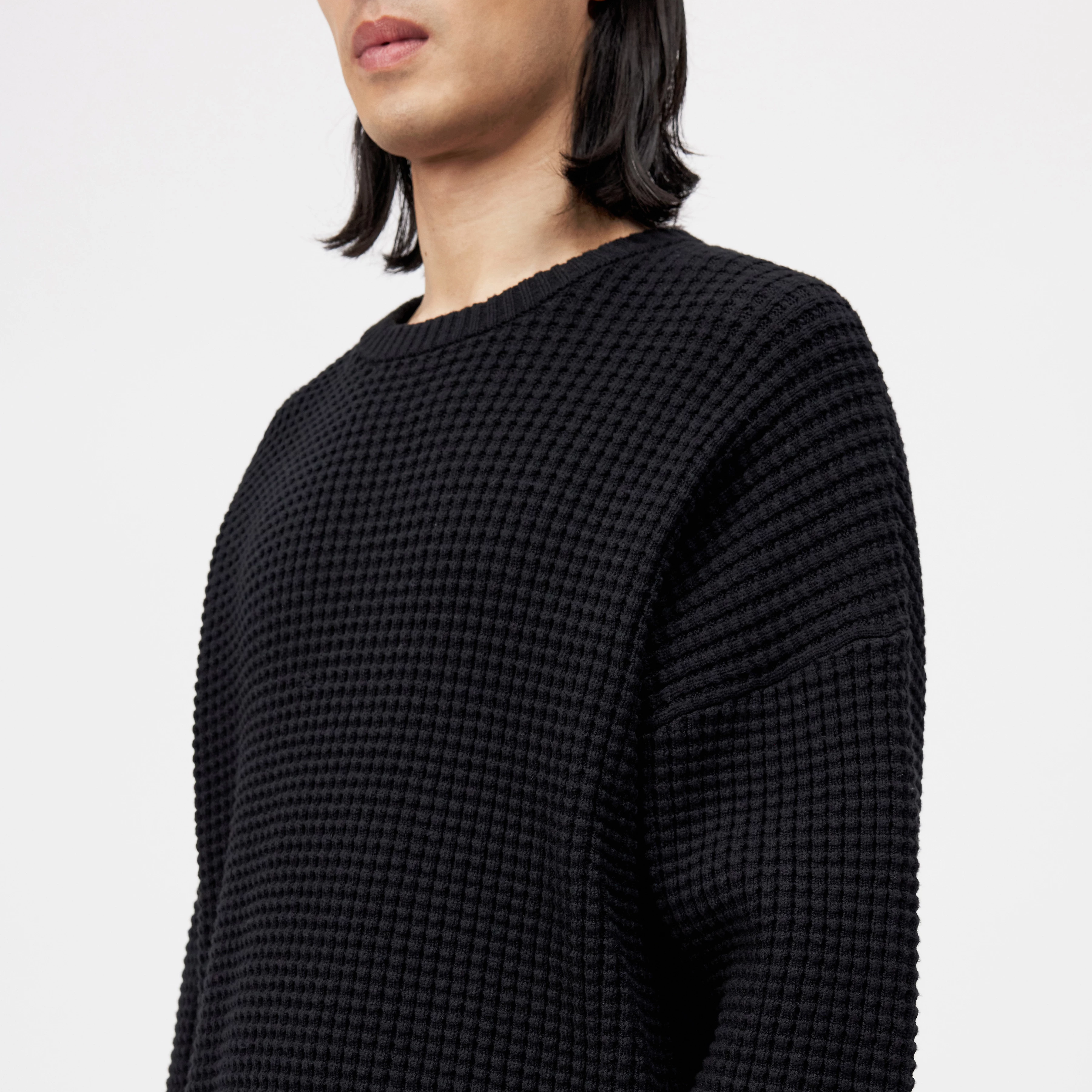 NEELIO - Pullover in Baumwoll-Mix - Herren - schwarz - Detailansicht am Model