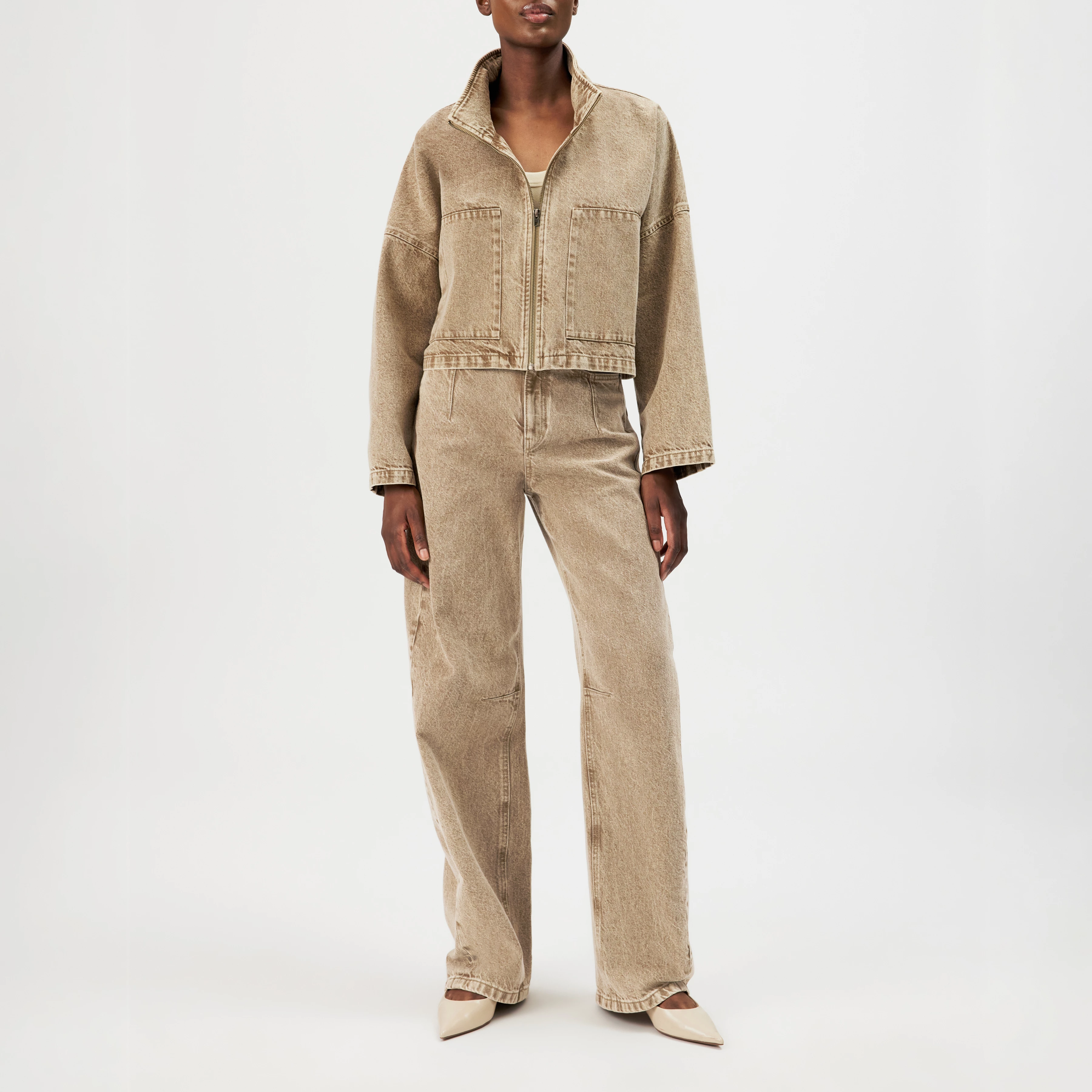 LIABLE - Relaxed fit trousers in beige denim wash - women - brown - Ganzkörper-Frontansicht