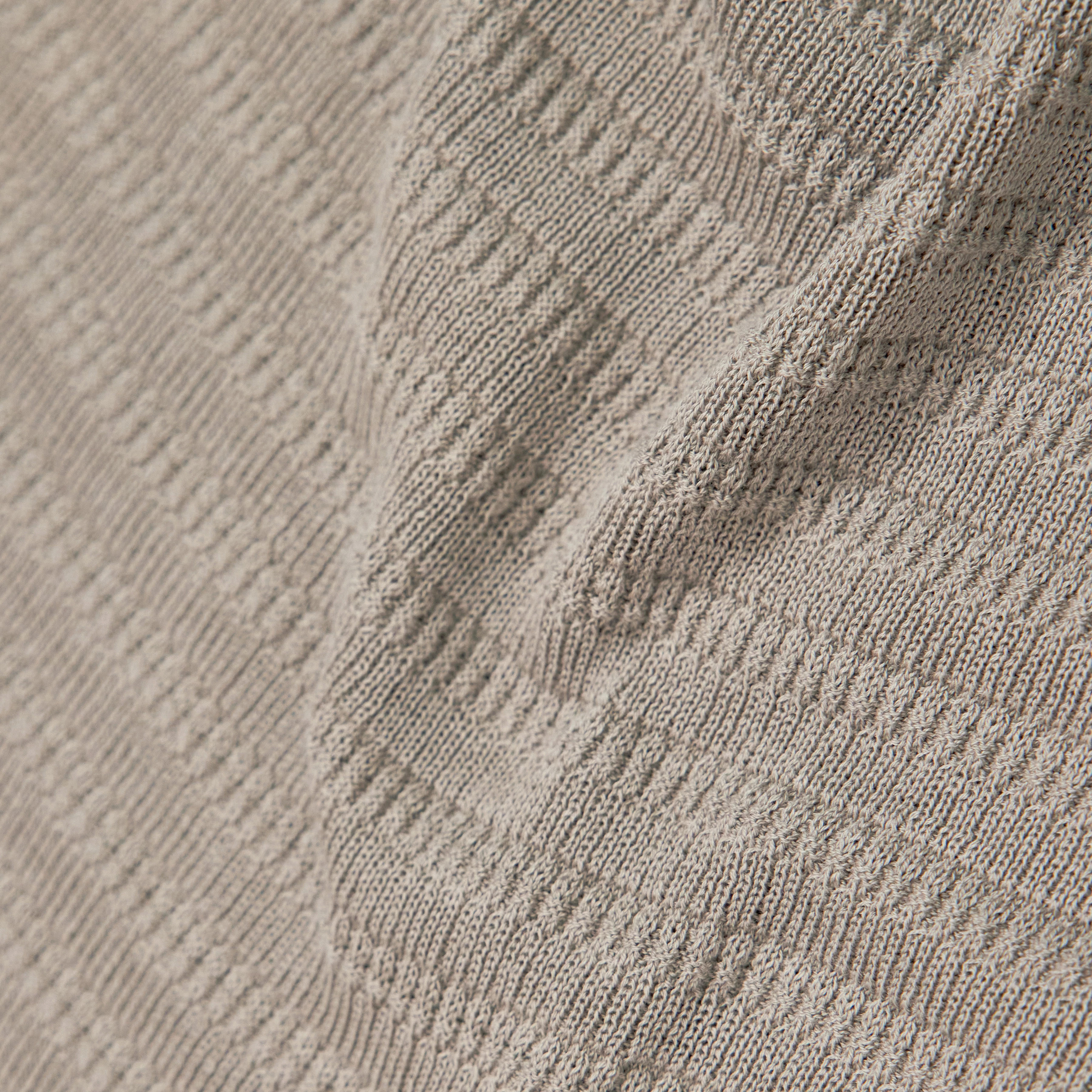 BRAIAN - Knitted polo in mercerised cotton - men - beige - Materialbild (B2C)