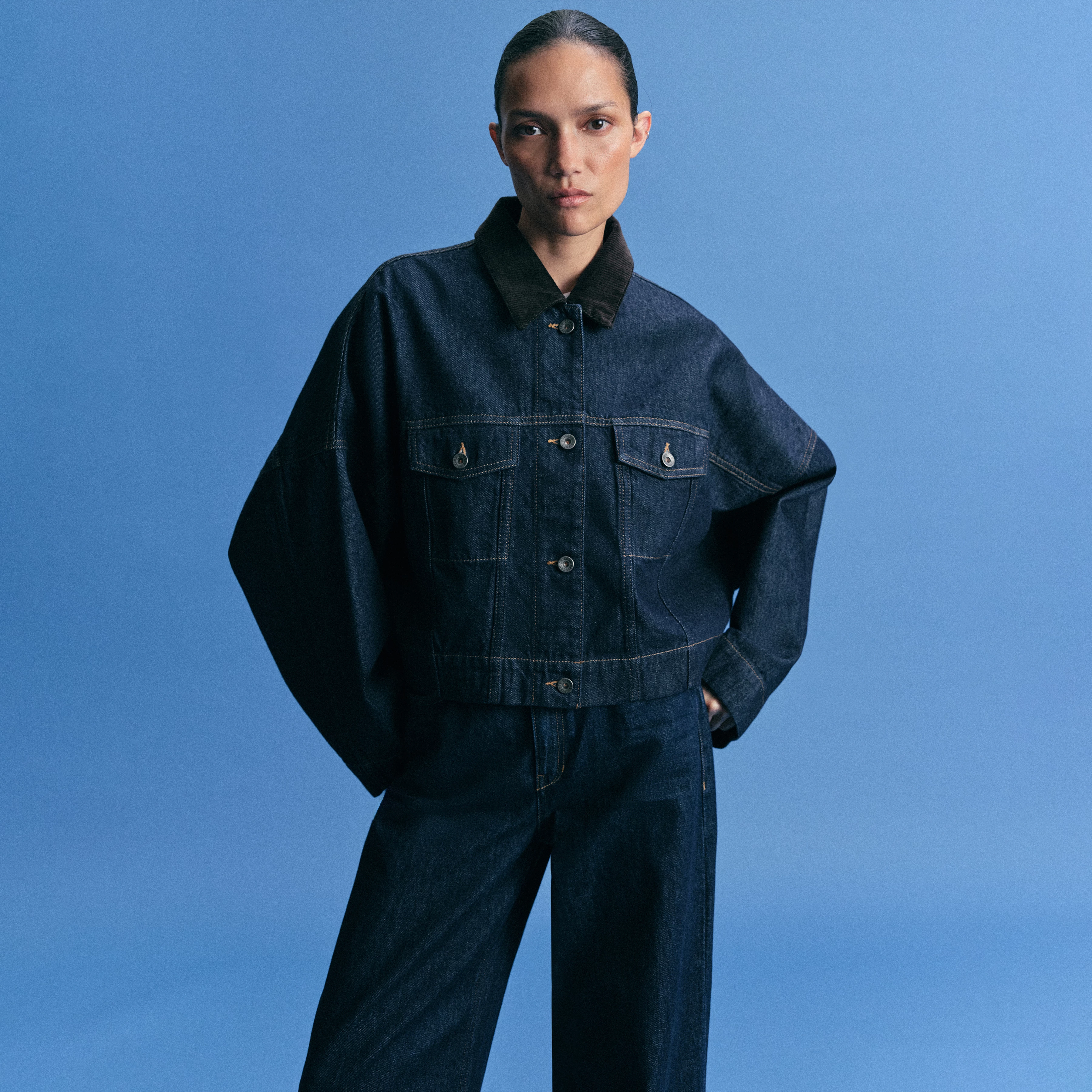 HOLBROOKS_1 - Denimjacke mit Kontrastkragen in Mid-Blue Denim - Damen - blau