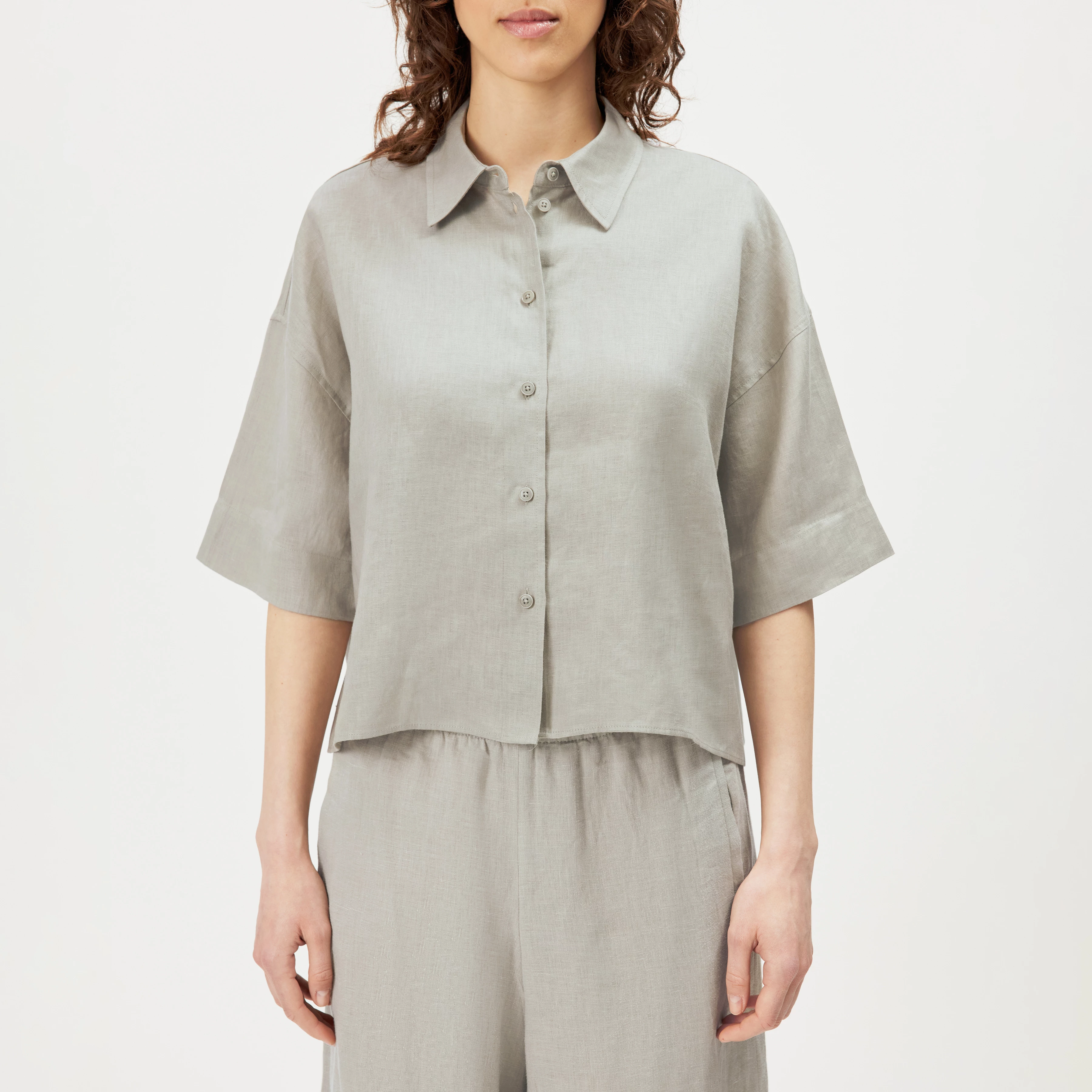 YARIKA - Boxy shirt blouse in linen - women - green - Frontansicht