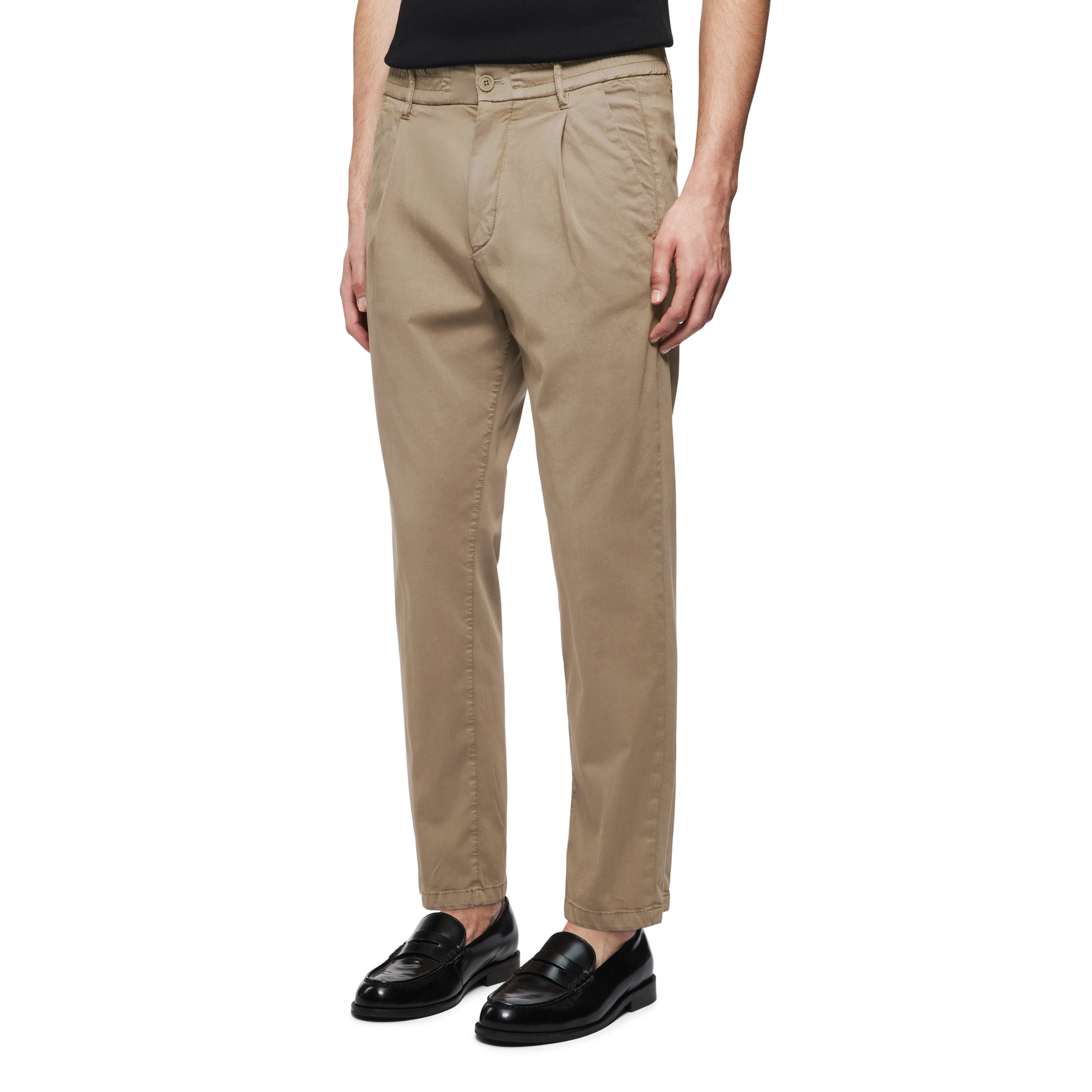 CHASY - Casual trousers with pleats in satin - men - beige - Frontansicht
