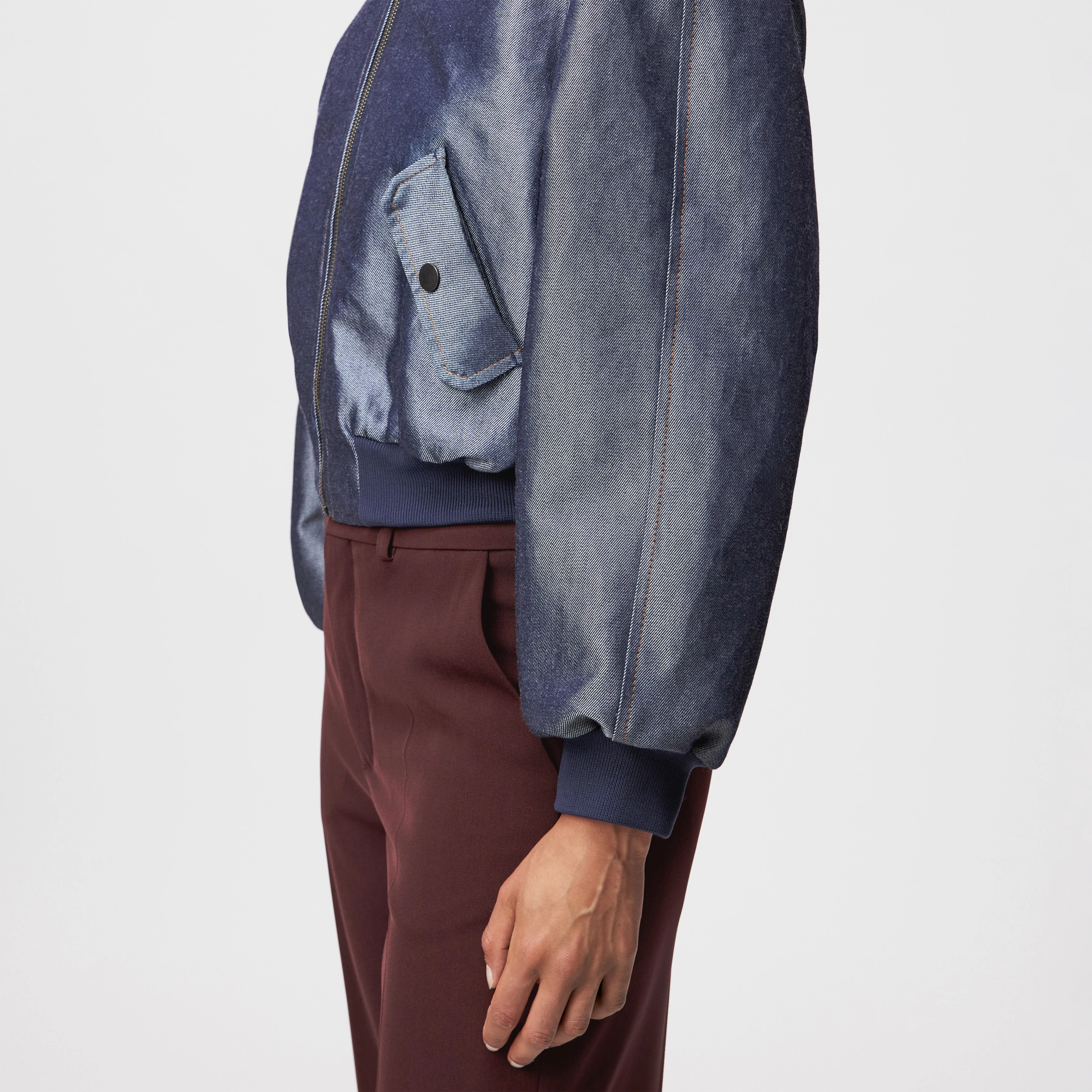 MARHAM - Blousonjacke in Blue Denim - Damen - blau - Detailansicht am Model