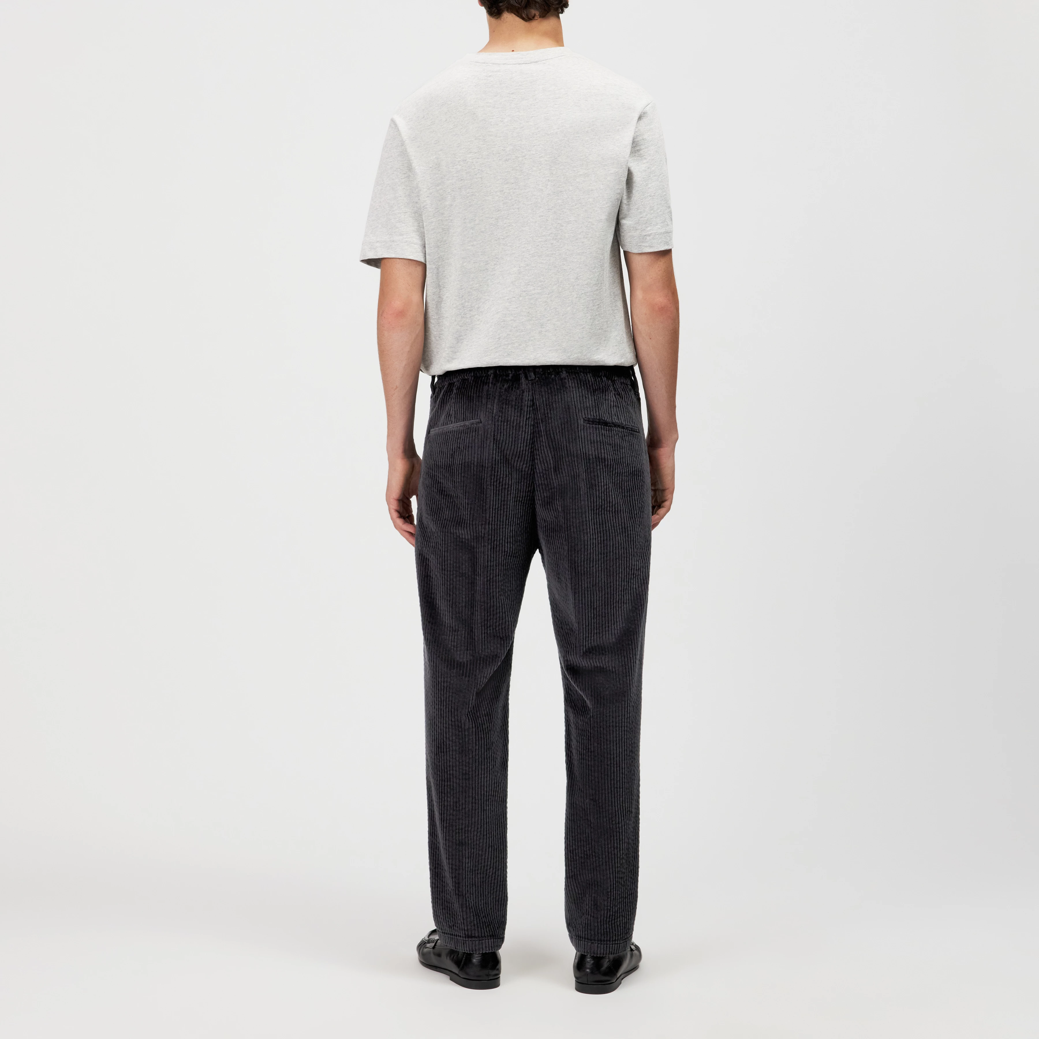 CHASY_RGLR - Casual Hose mit Bundfalte in Jumbo Cord - Herren - grau - Rückansicht