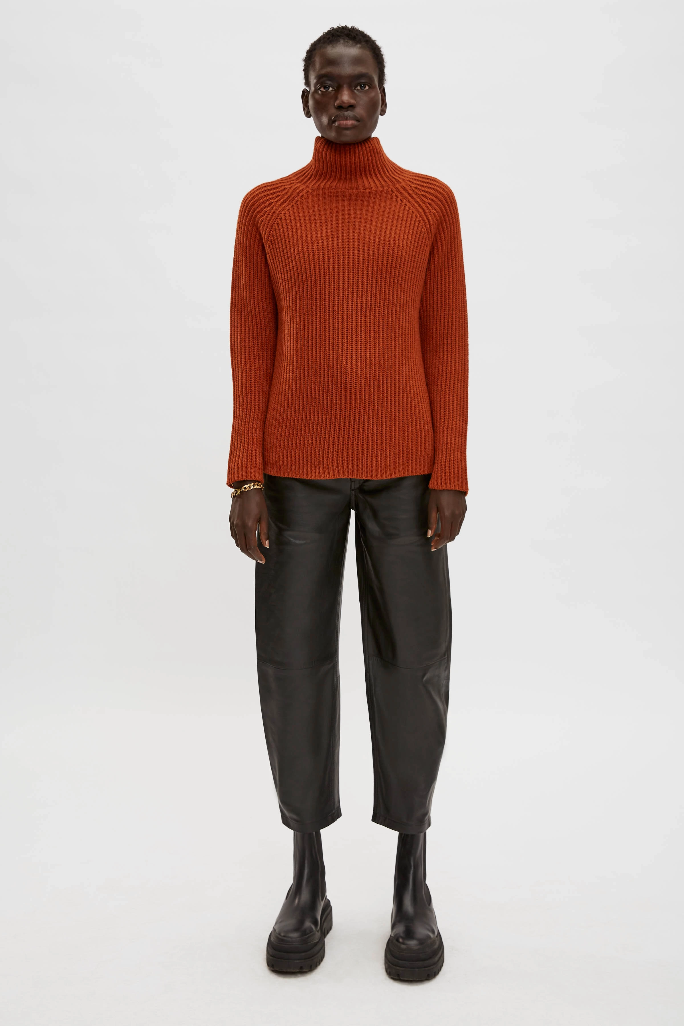 ARWEN - Rollkragenpullover aus Alpaka-Woll-Mix - Damen - orange - Ganzkörper-Frontansicht