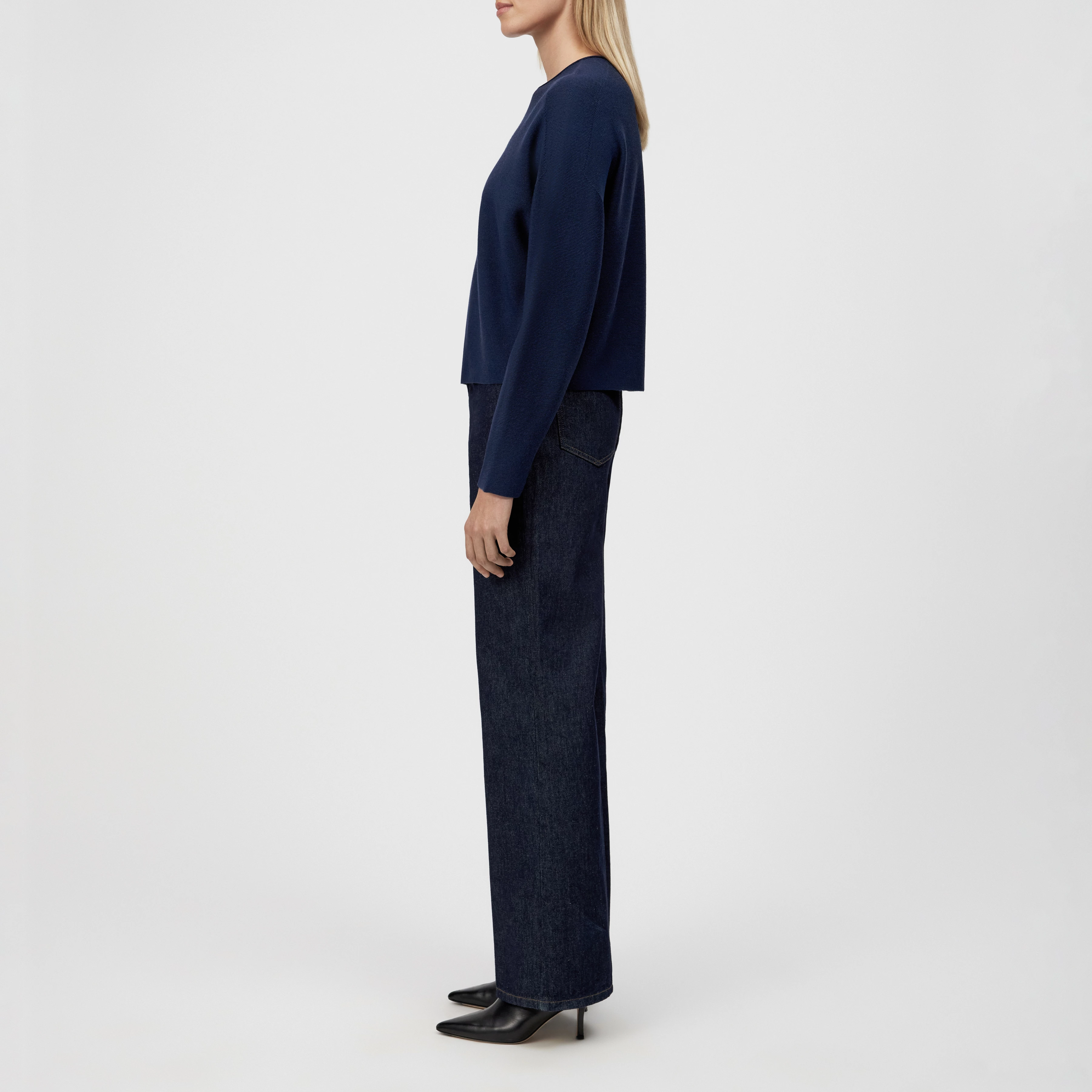 MEAMI - Vekürzter Egg-Shape Pullover in 100% Merinowolle - Damen - blau - Seitenansicht