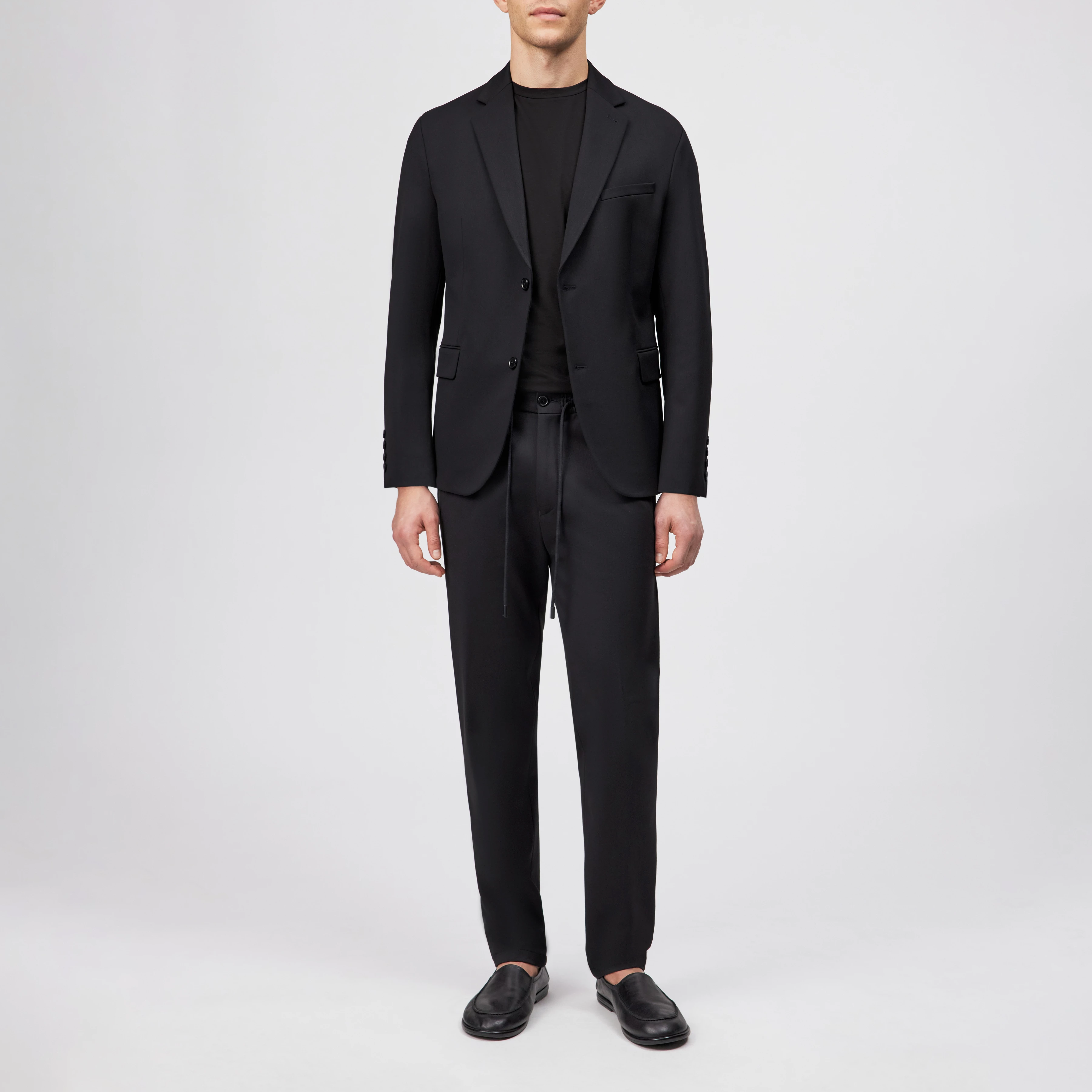 DEGER - Pantalon jogger à cordon en mélange viscose - men - noir - Ganzkörper-Frontansicht