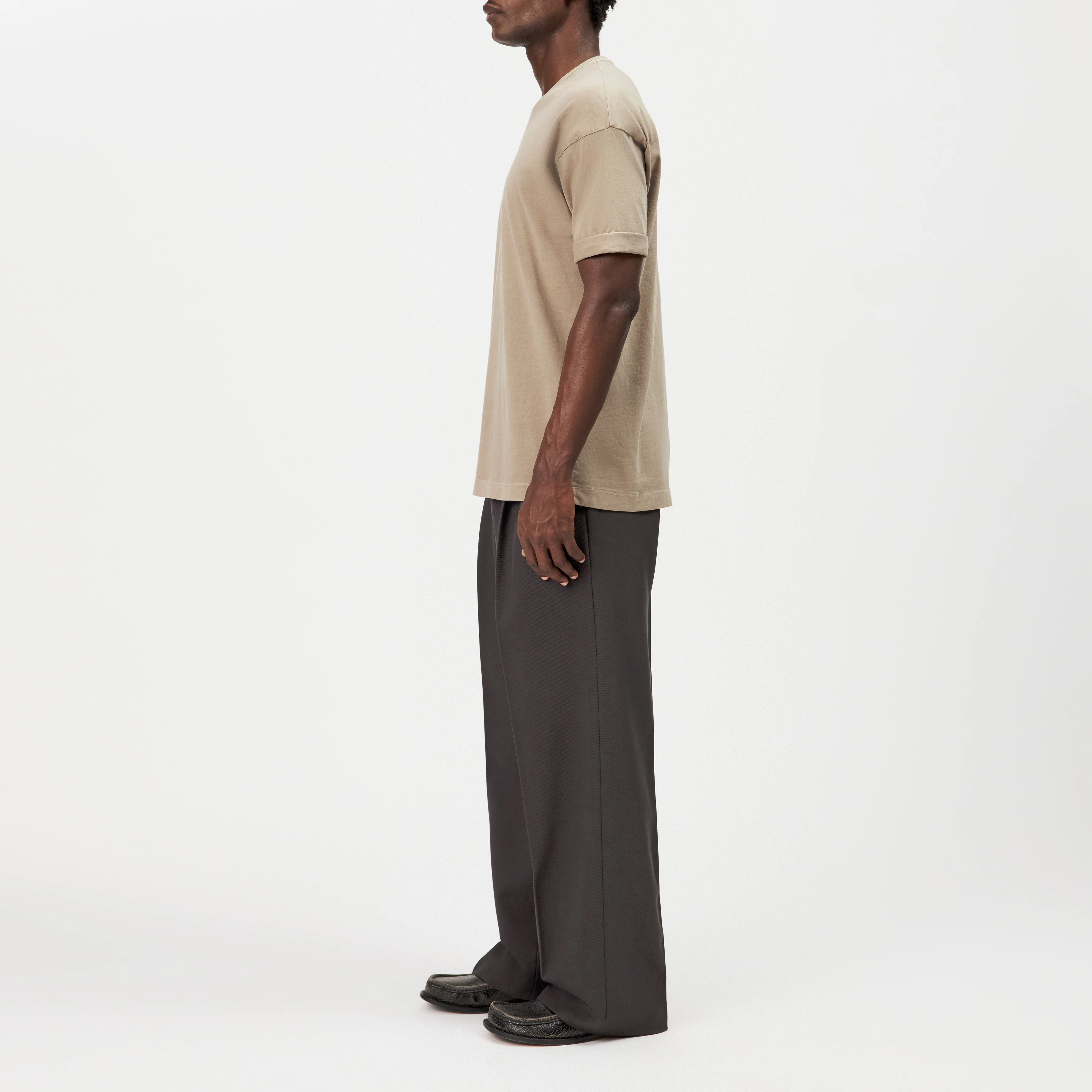 THILO - Relaxed Fit T-Shirt in softer Baumwolle und Washed Look - Herren - braun - Seitenansicht