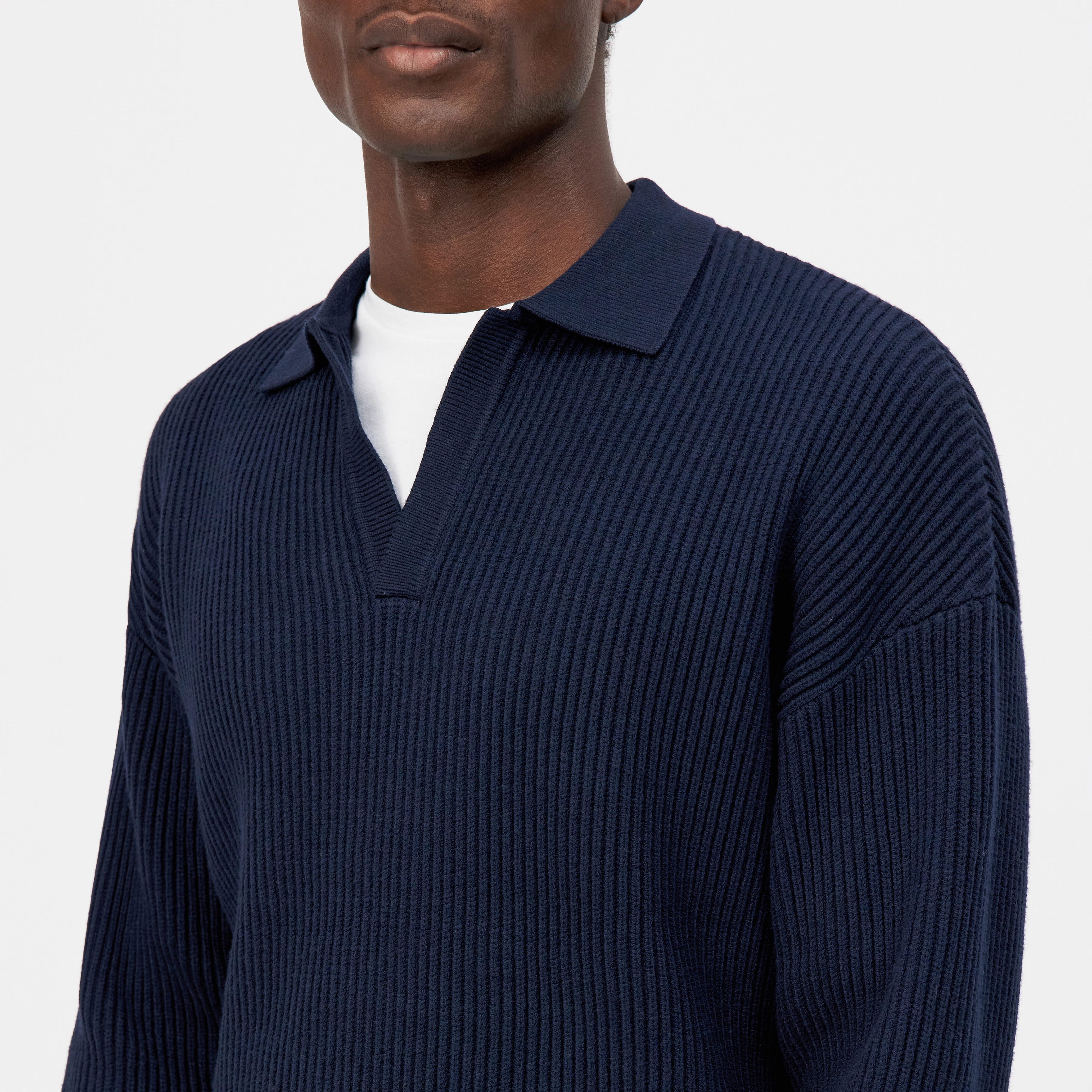 RUSTINO - Strickpullover mit Polokragen in Baumwoll-Mix - Herren - blau - Detailansicht am Model