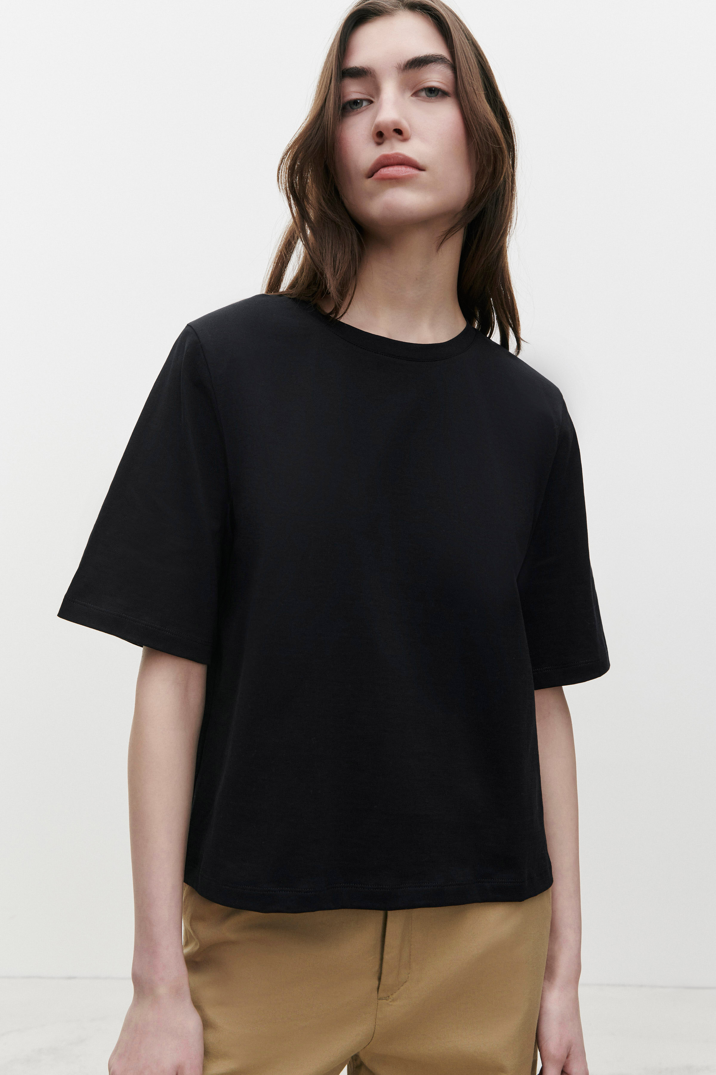 t-shirt with shoulder pad