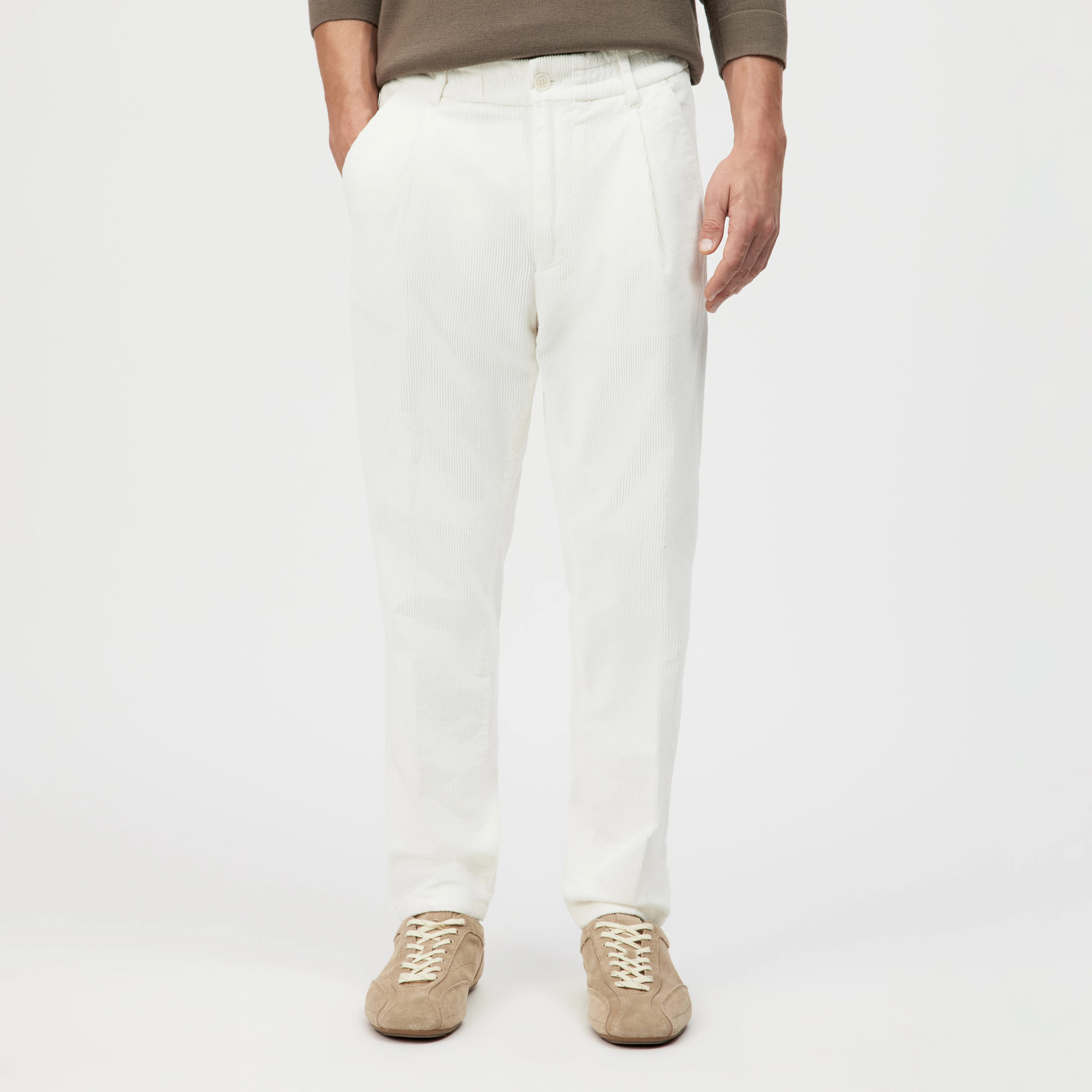 CHASY - Casual trousers with pleats in washed cotton corduroy - men - off white - Frontansicht