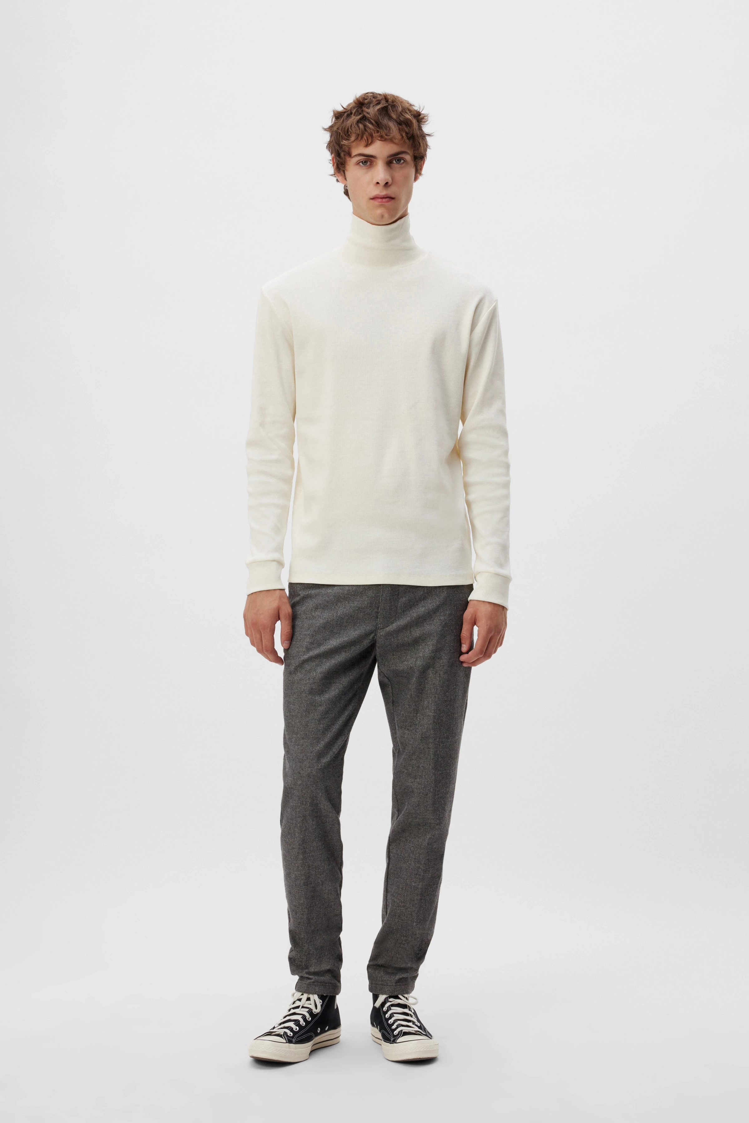 EMANUEL - Turtle Pullover in Rippe - Herren - off white - Ganzkörper-Frontansicht