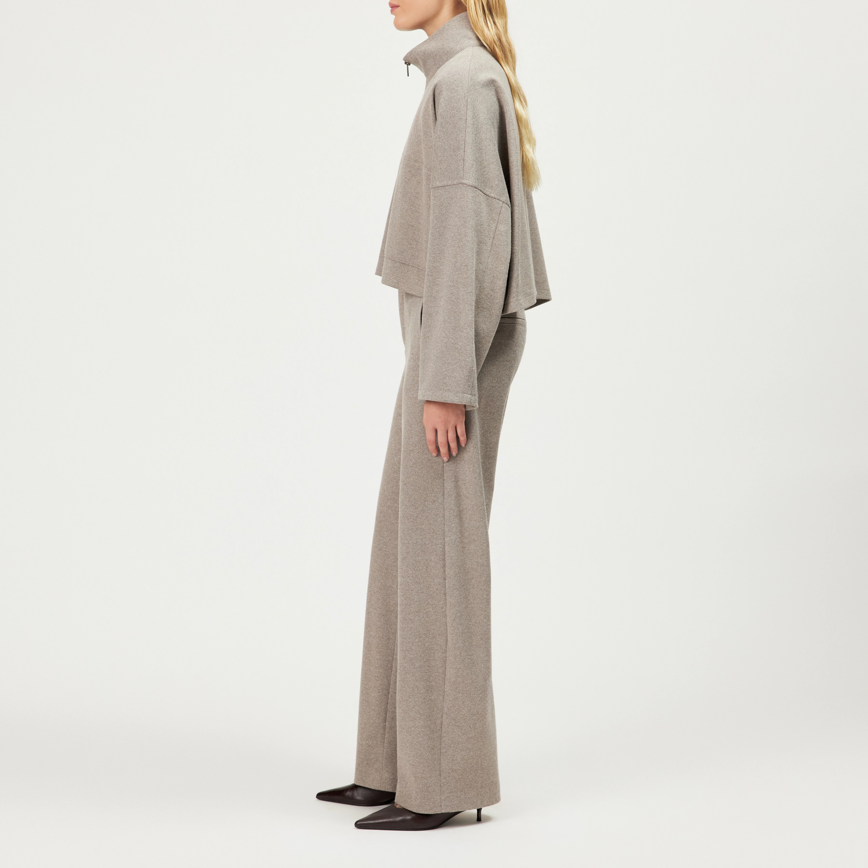 ELSTOW_1 - Veste courte oversize en jersey - women - beige - Seitenansicht