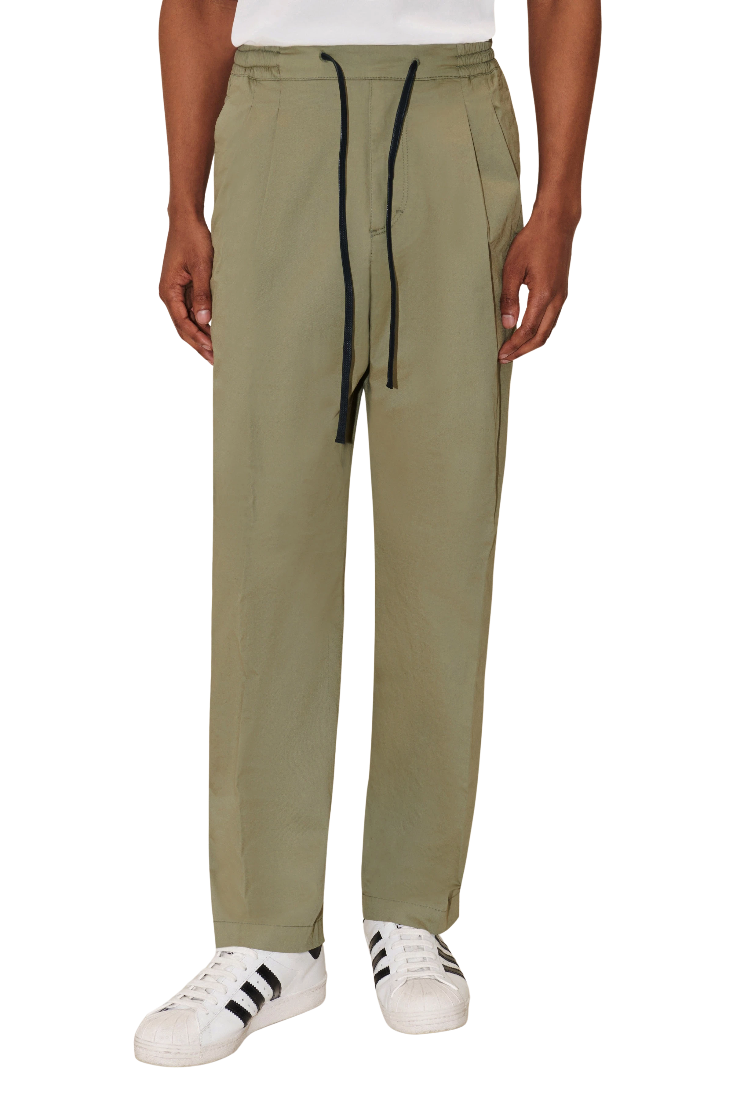 MORVI - Pleated trousers in cotton stretch - men - green - Frontansicht