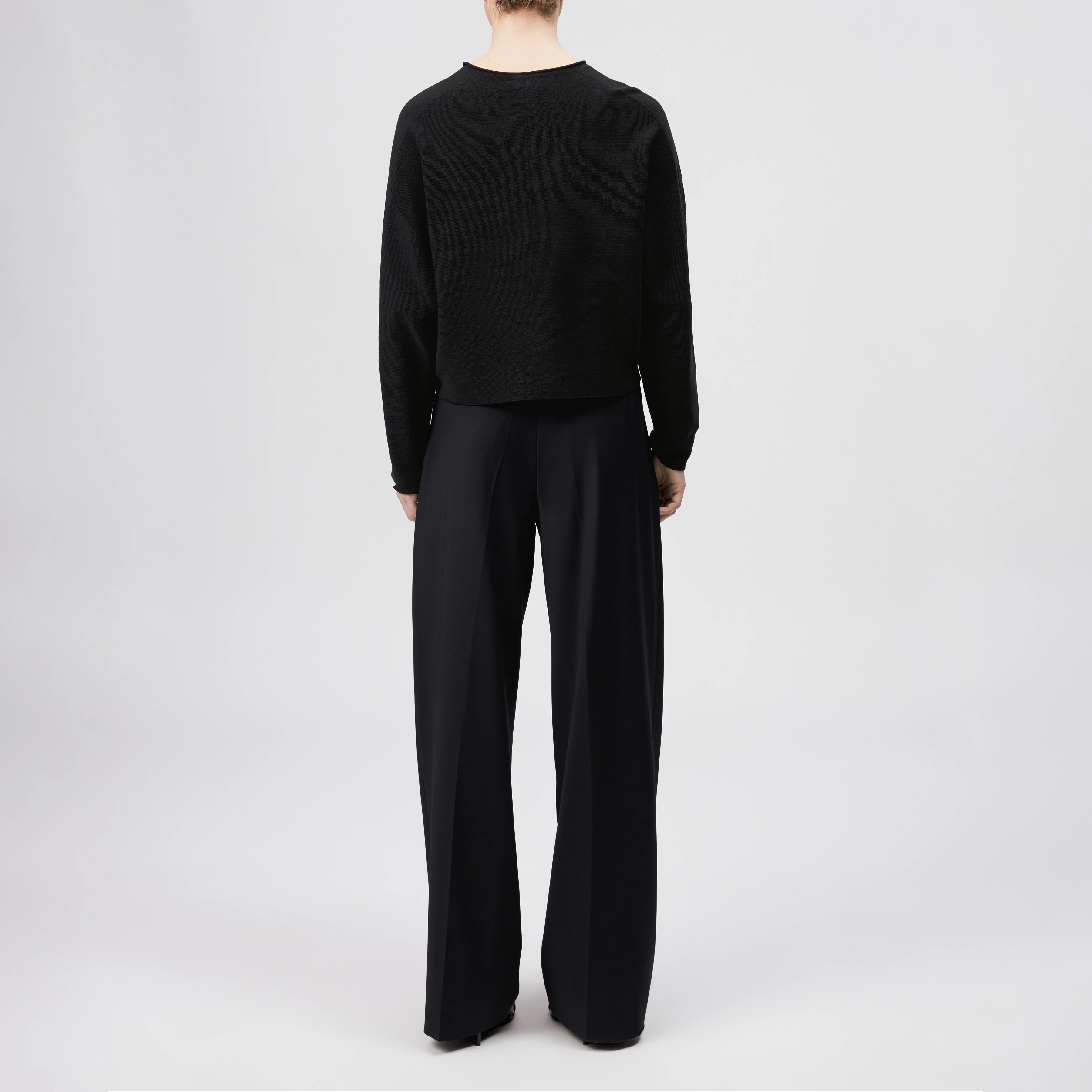 MEAMI - Cropped egg-shape pullover in pure cotton - women - black - Rückansicht