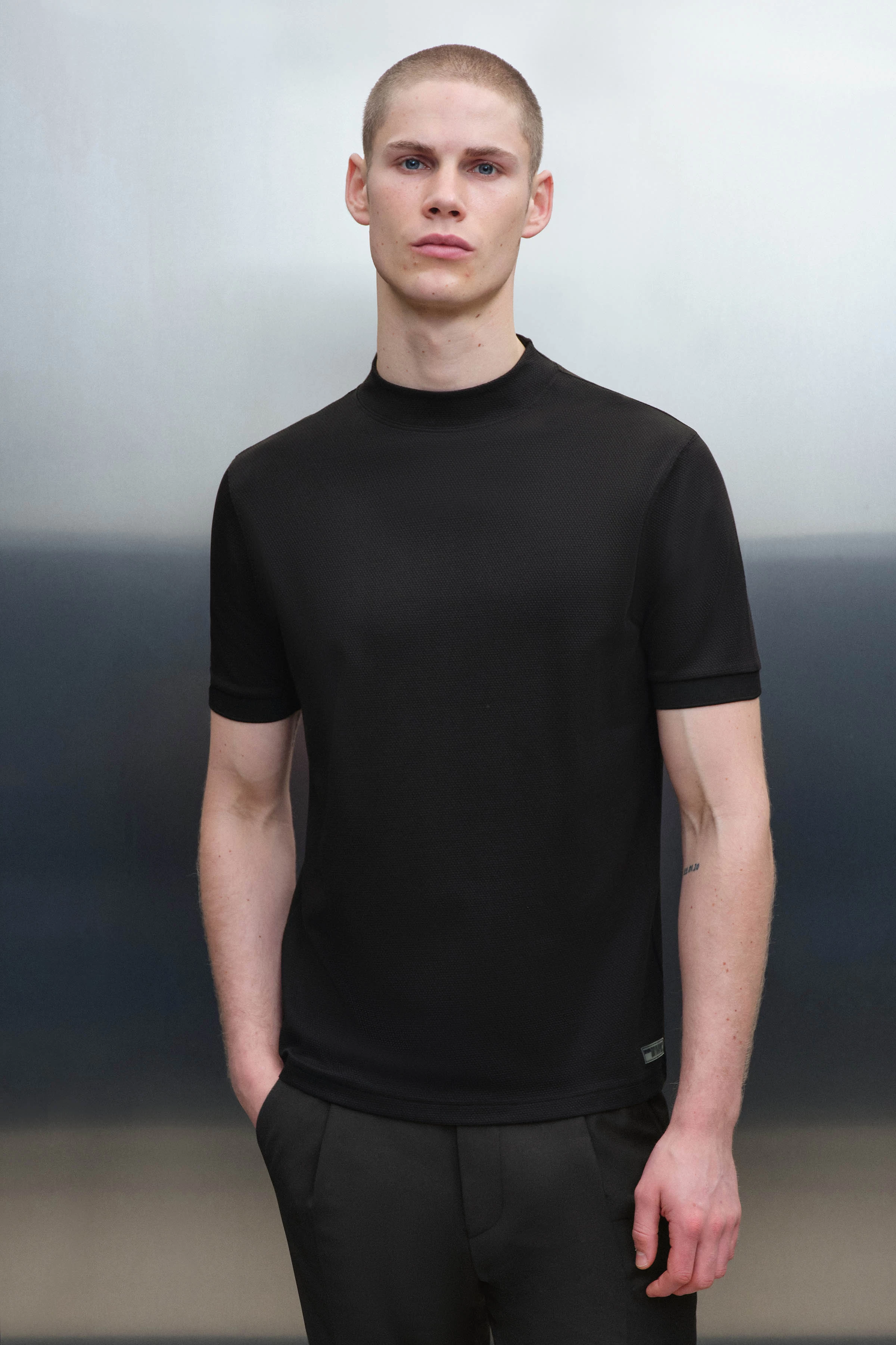 DUSTIN - piquee t-shirt in cotton mix - men - black - Frontansicht