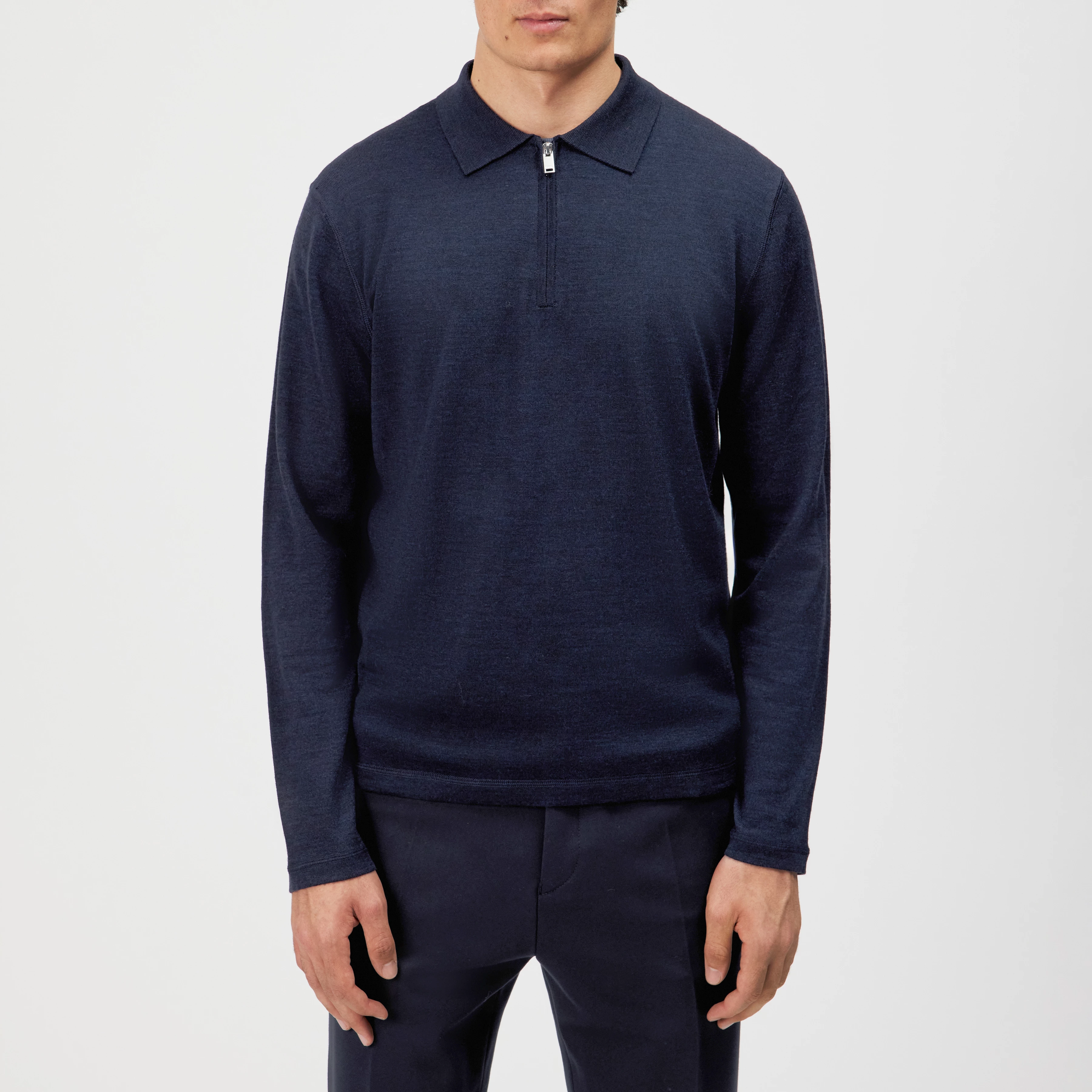 HALVVA - Langarm Poloshirt in reiner Schurwolle - Herren - blau - Frontansicht