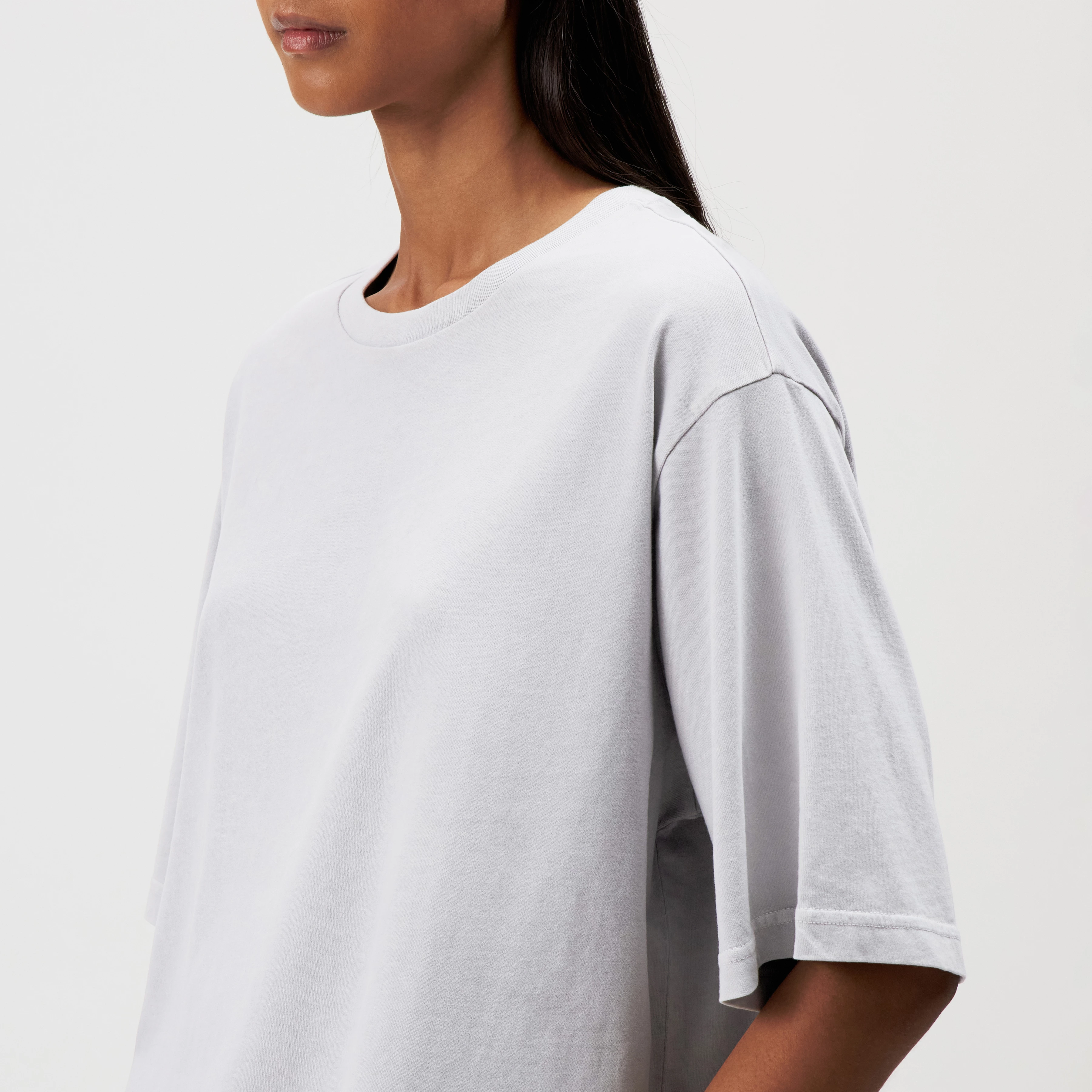 PINARA - T-shirt oversize ample en coton pur - women - gris - Detailansicht am Model