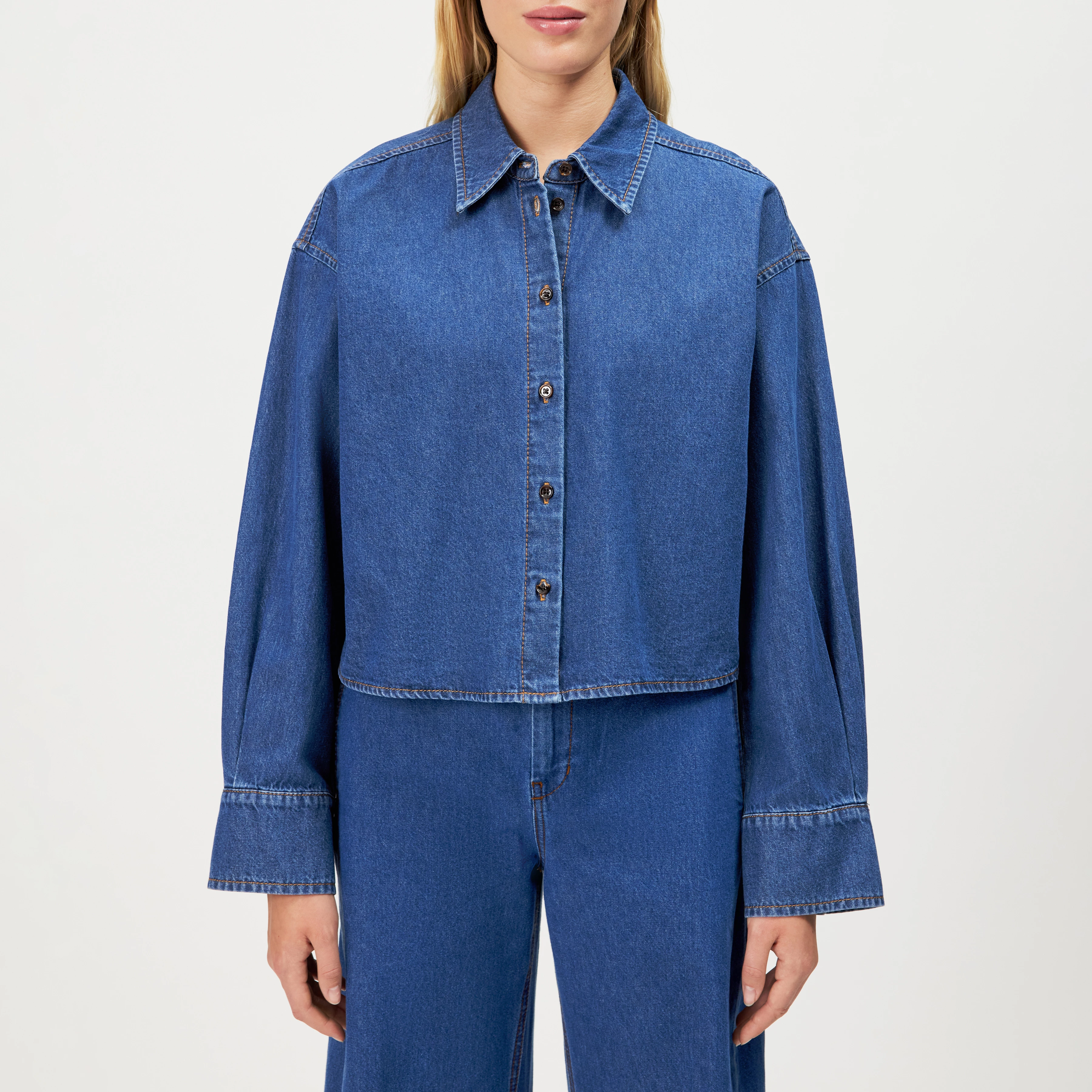 BRIONA - Cropped Lyocell-cotton shirt - women - blue - Frontansicht