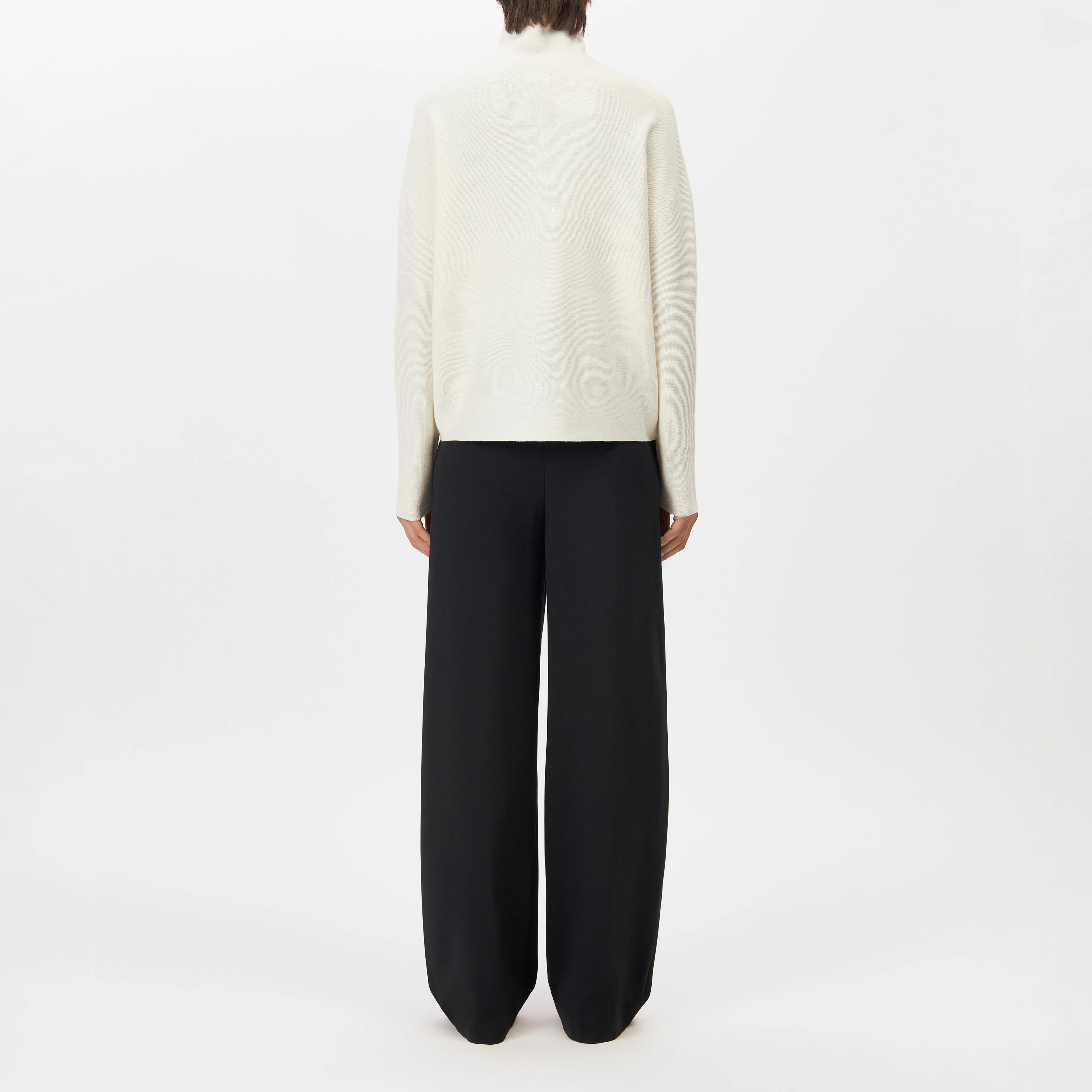 LIORA - Egg-shape turtleneck jumper in 100% merino wool - women - off white - Rückansicht