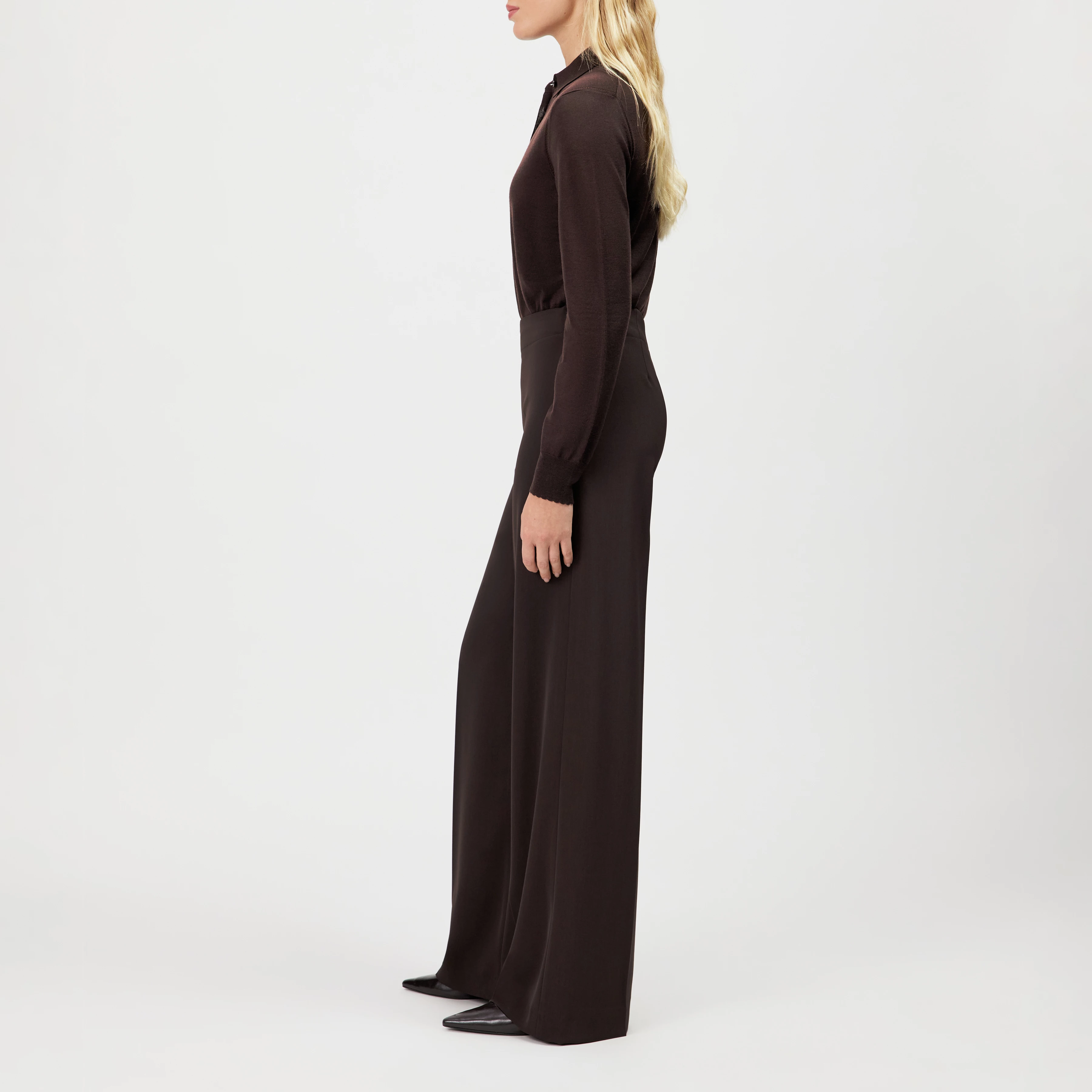 BEFORE - Pleated wide-leg trousers - women - brown - Seitenansicht