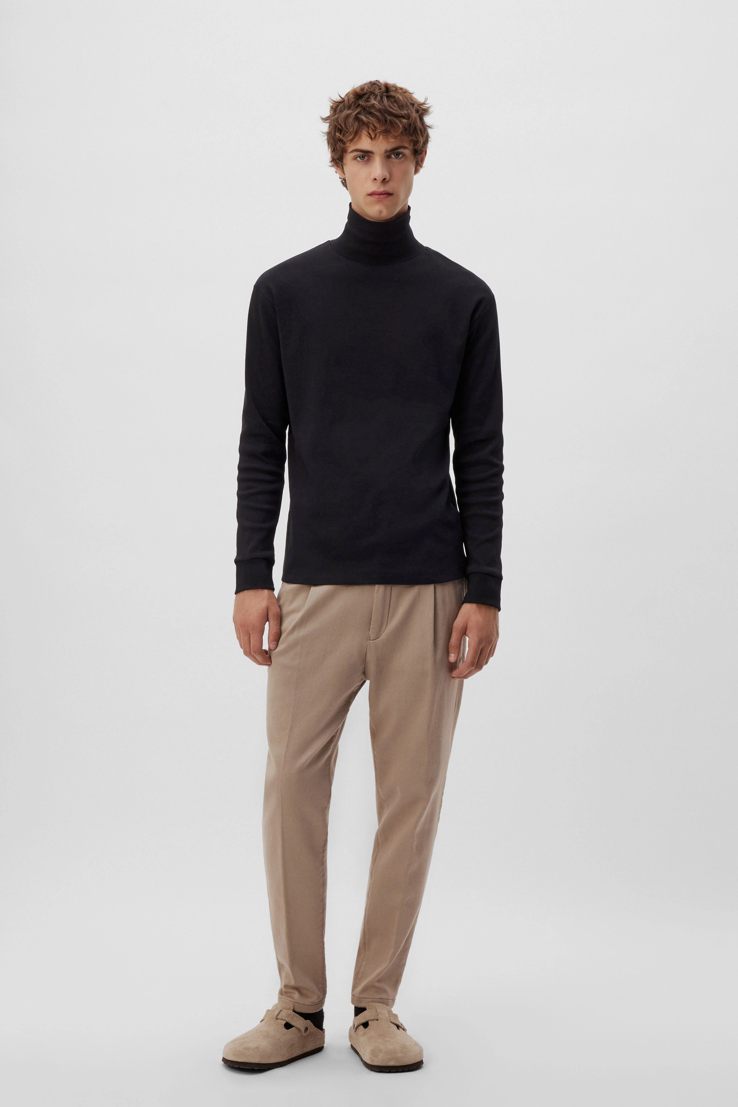 EMANUEL - Turtle Pullover in Rippe - Herren - schwarz - Ganzkörper-Frontansicht