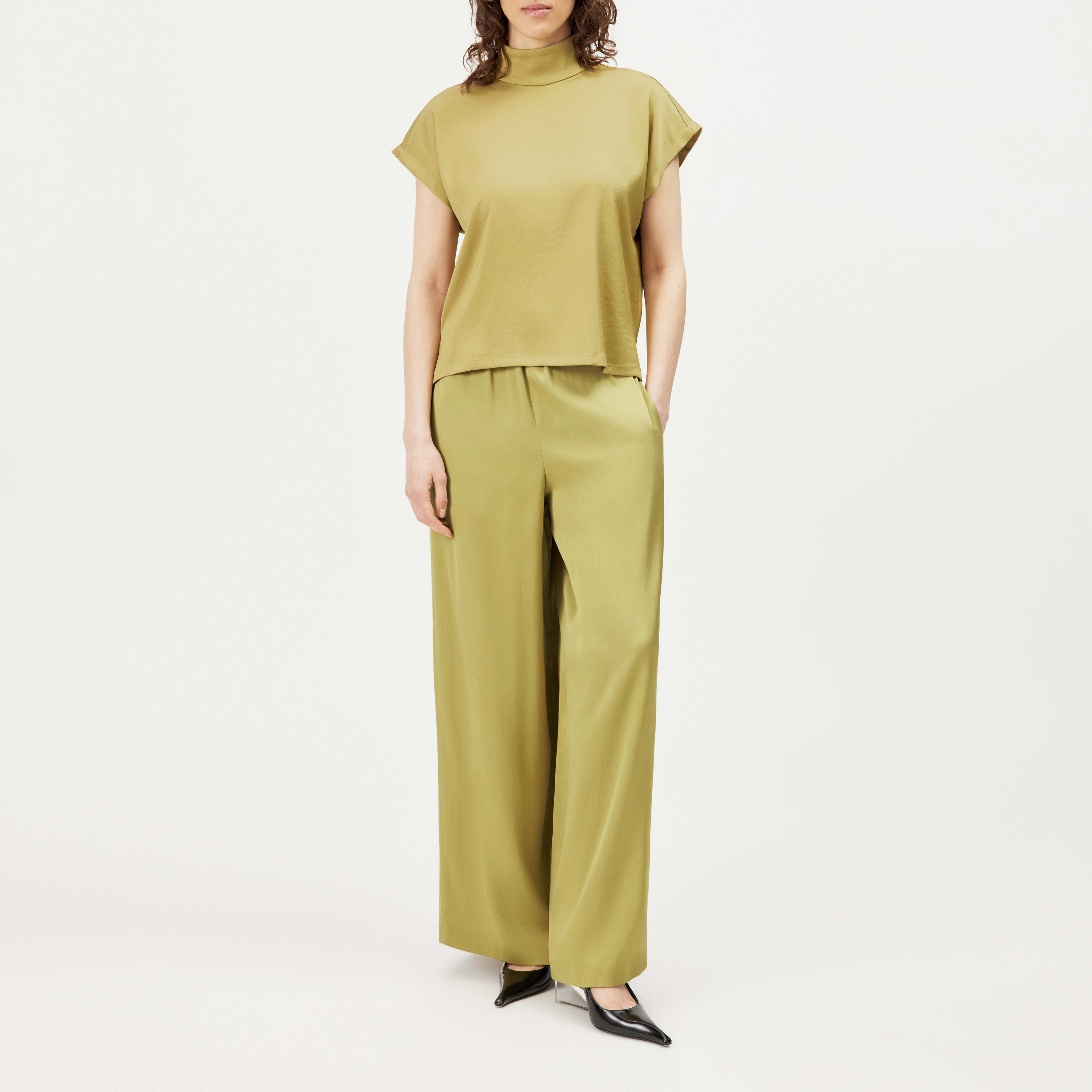 ALARIA_1 - Shirt blouse with stand-up collar in satin - women - brown - Ganzkörper-Frontansicht