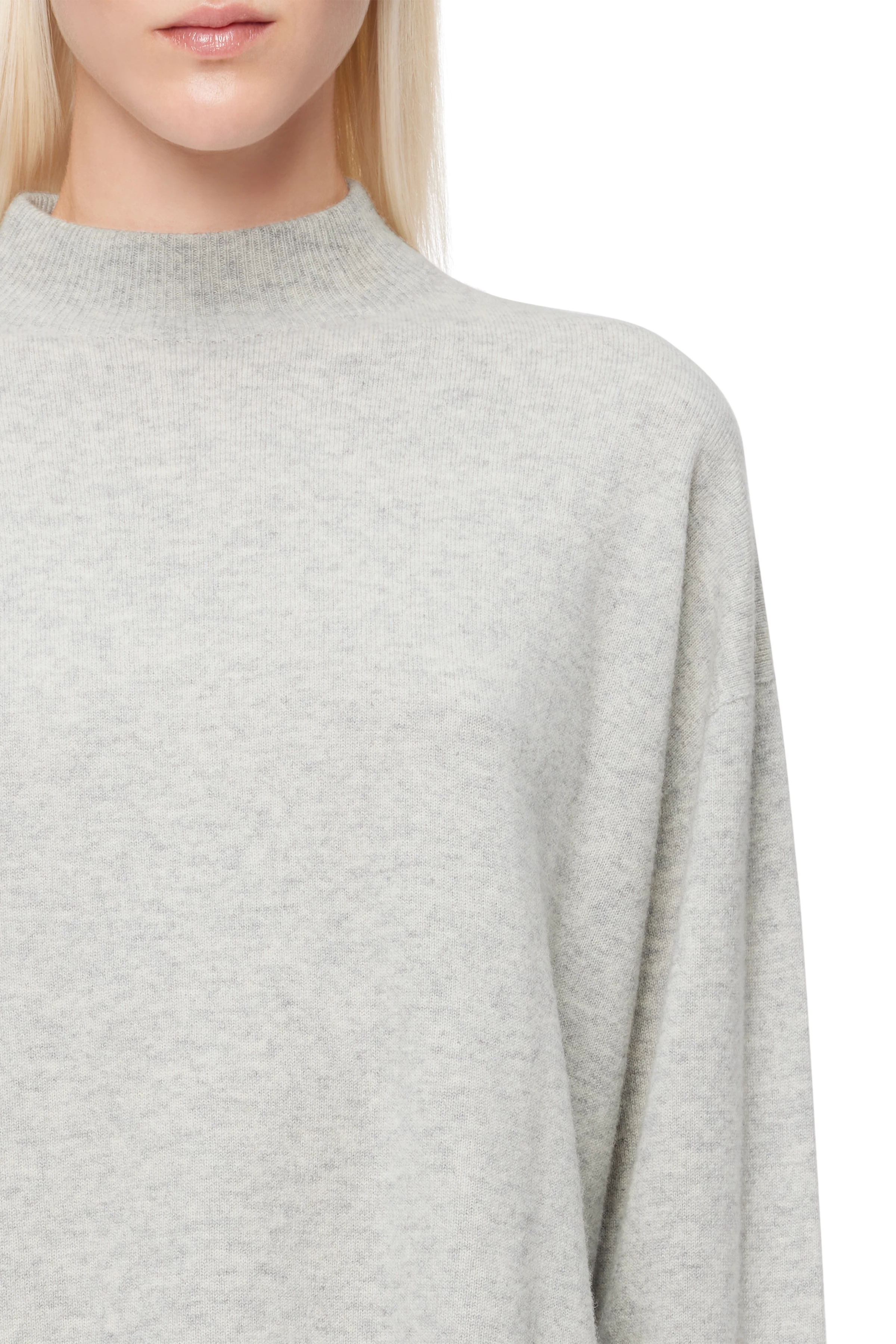 TIMOTHEA_2 - Oversized jumper in fine new wool - women - grey - Detailansicht am Model