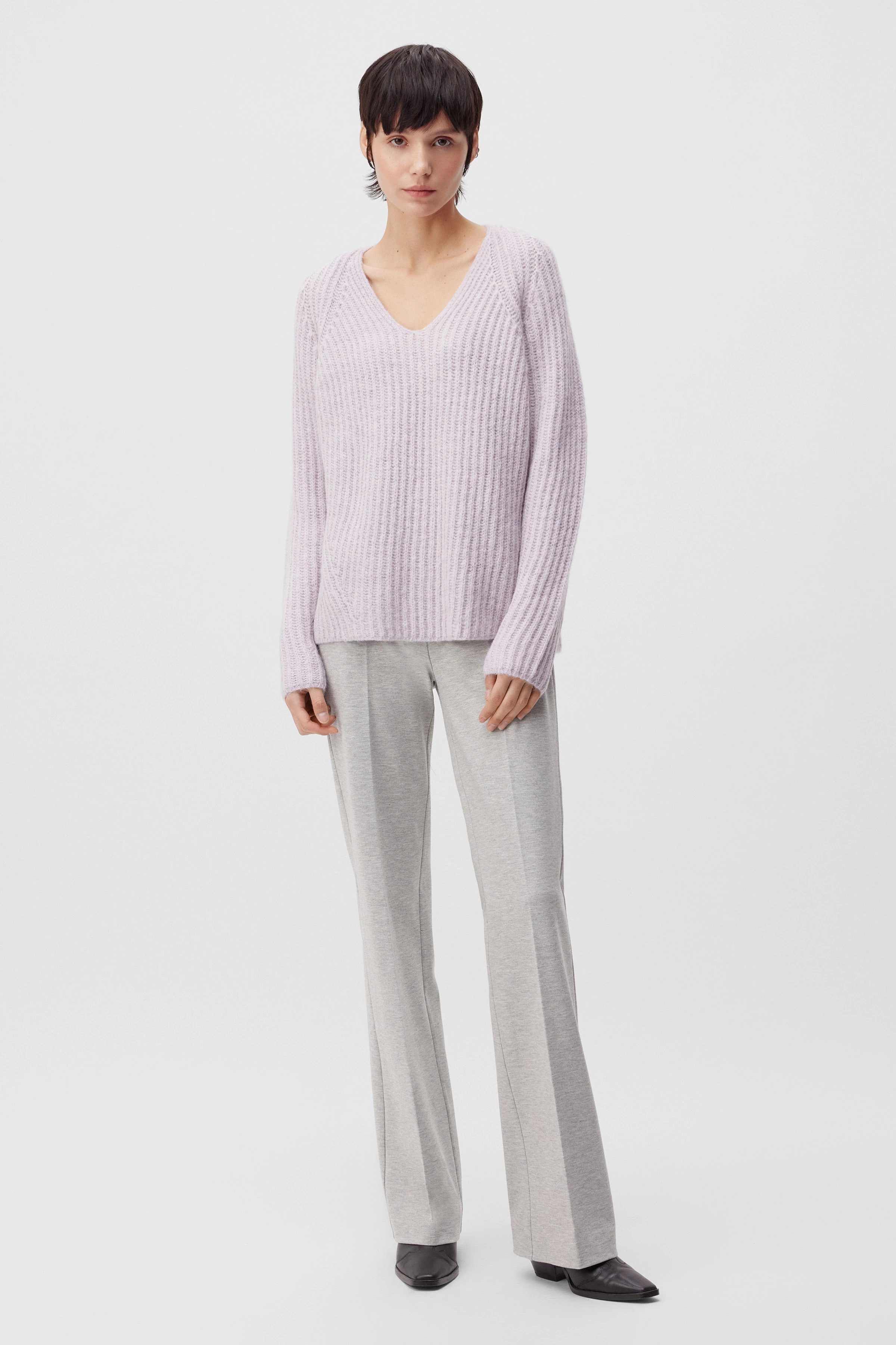 LYNETTE - alpaca-mix jumper - women - purple - Ganzkörper-Frontansicht