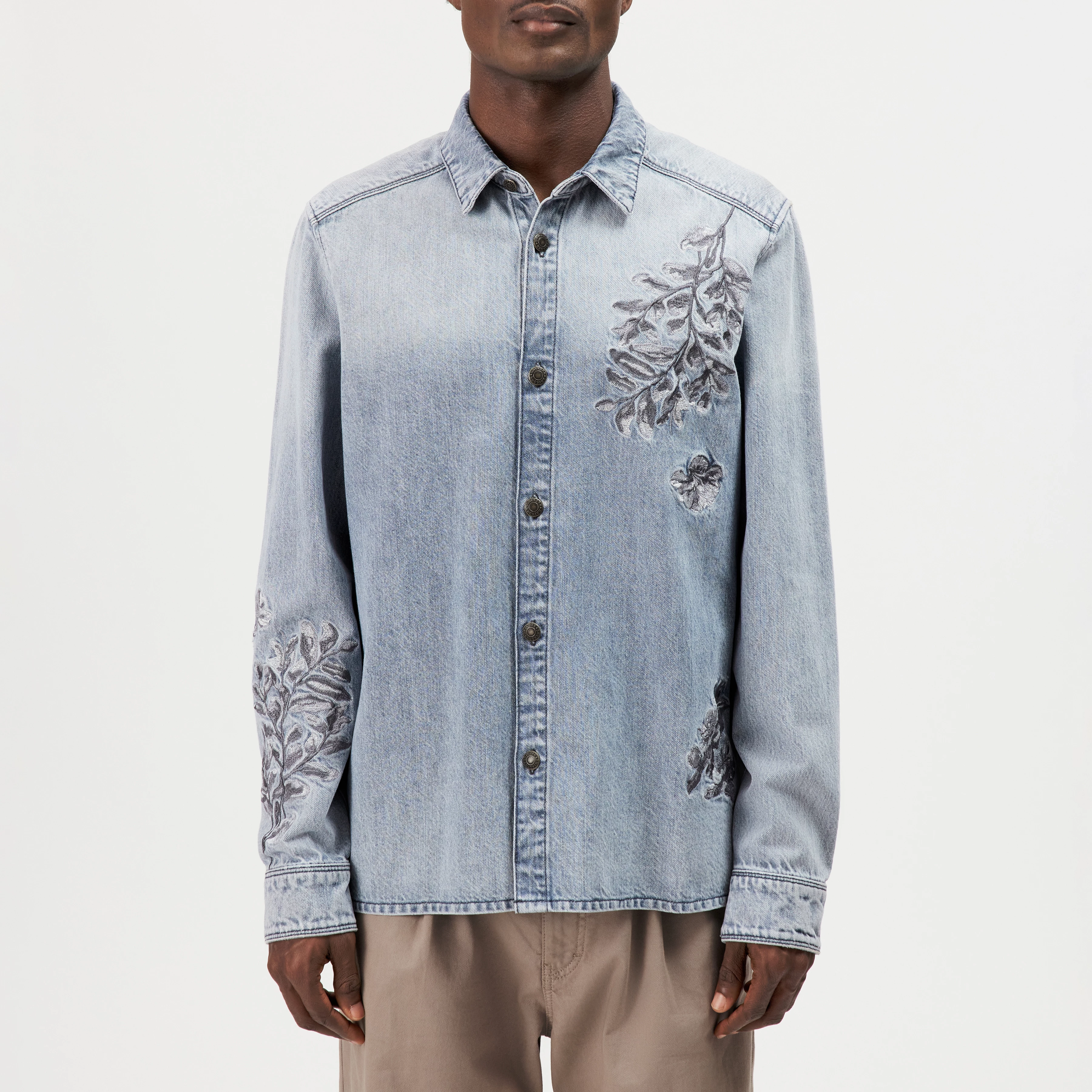 DIEGGO_1 - Denim overshirt with floral embroidery - men - blue - Frontansicht